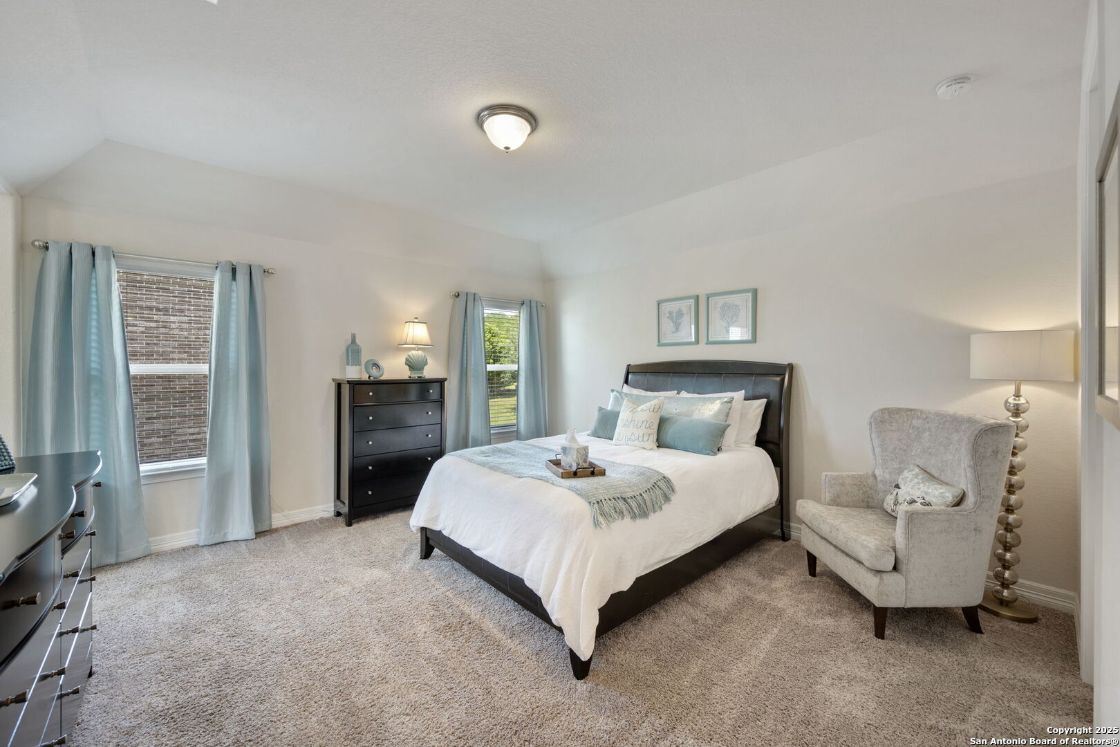 208 Roundtop Hill