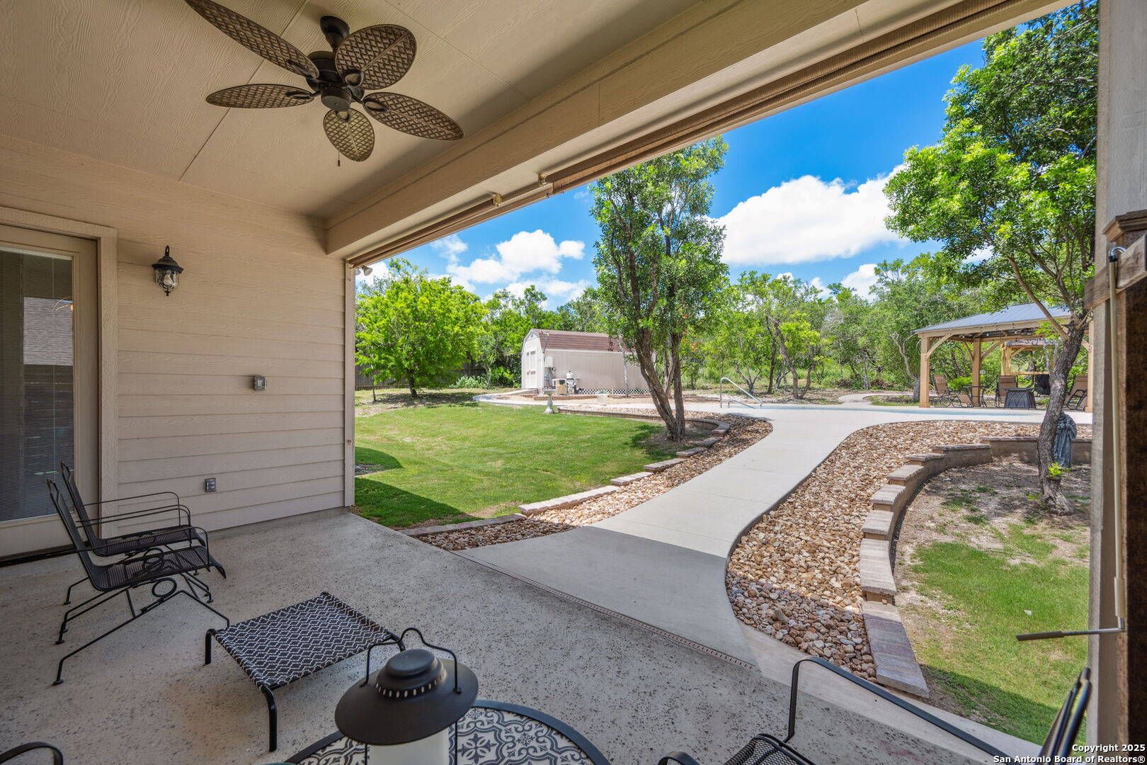 208 Roundtop Hill