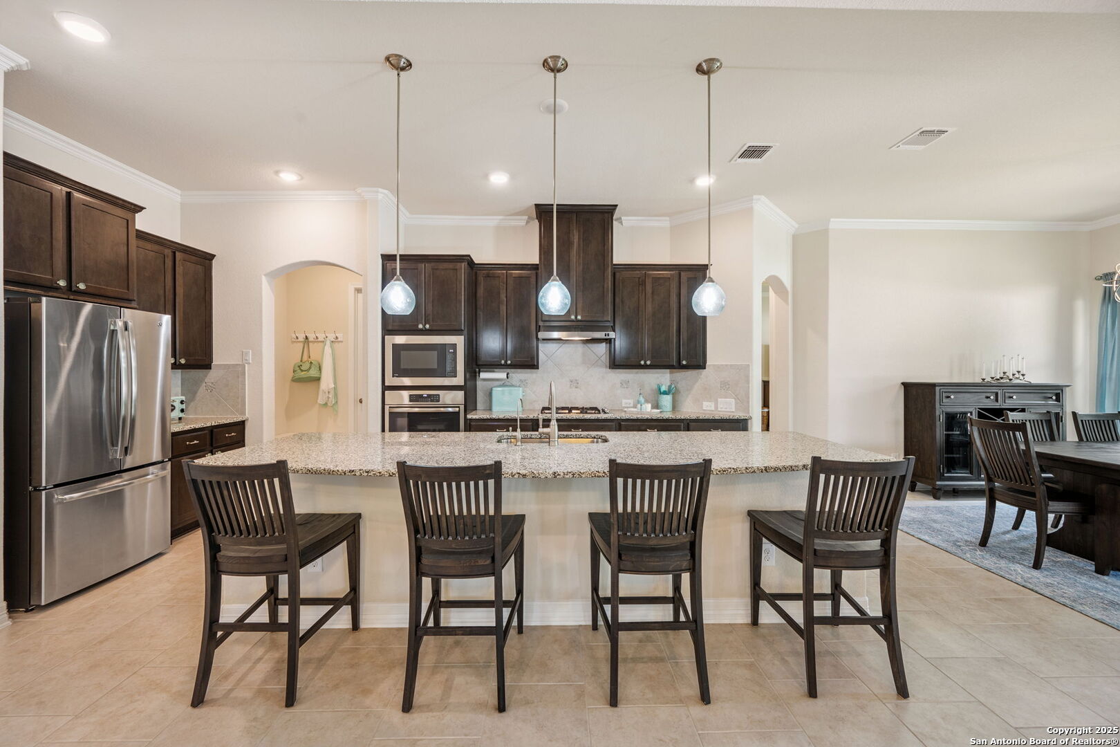 208 Roundtop Hill