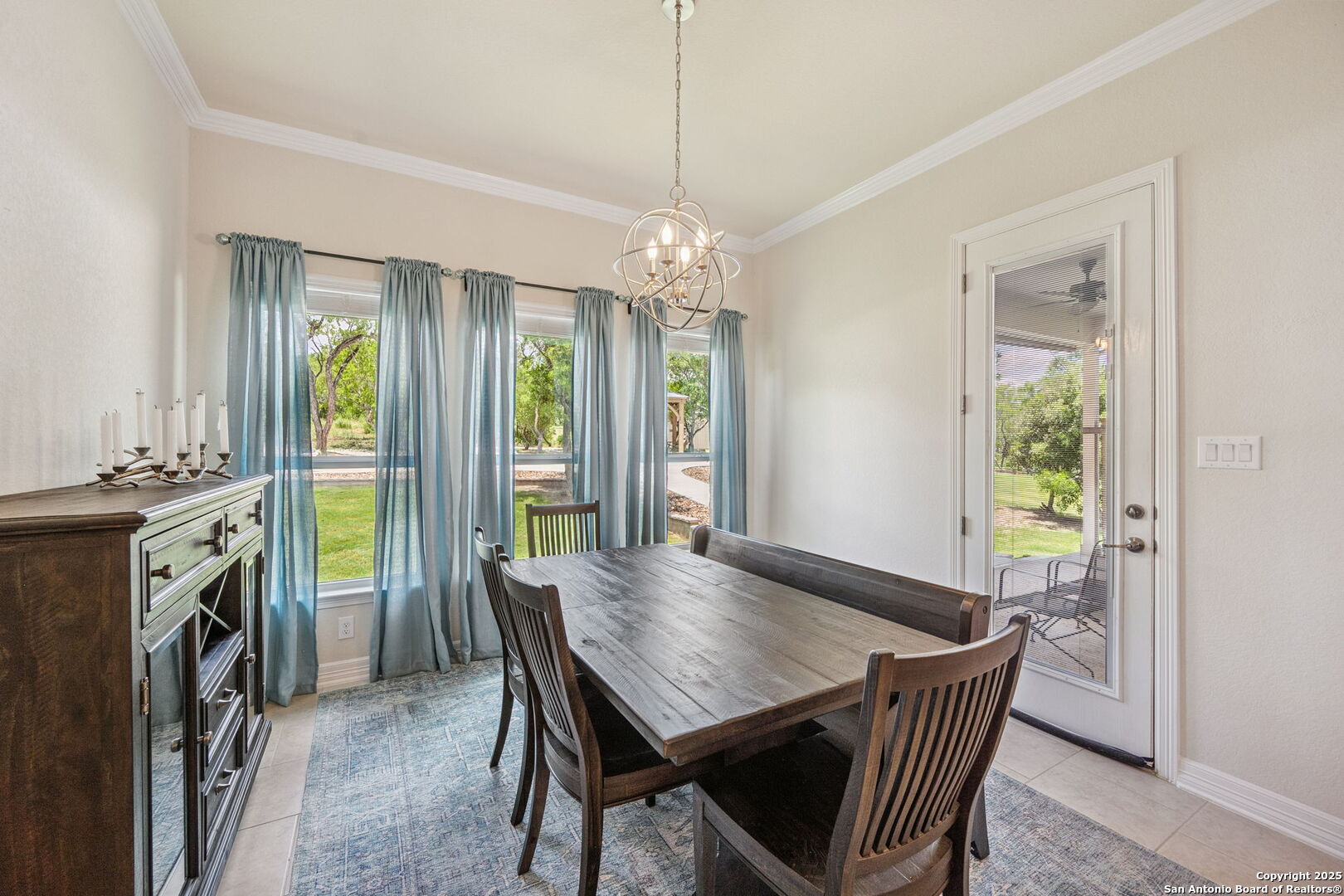 208 Roundtop Hill