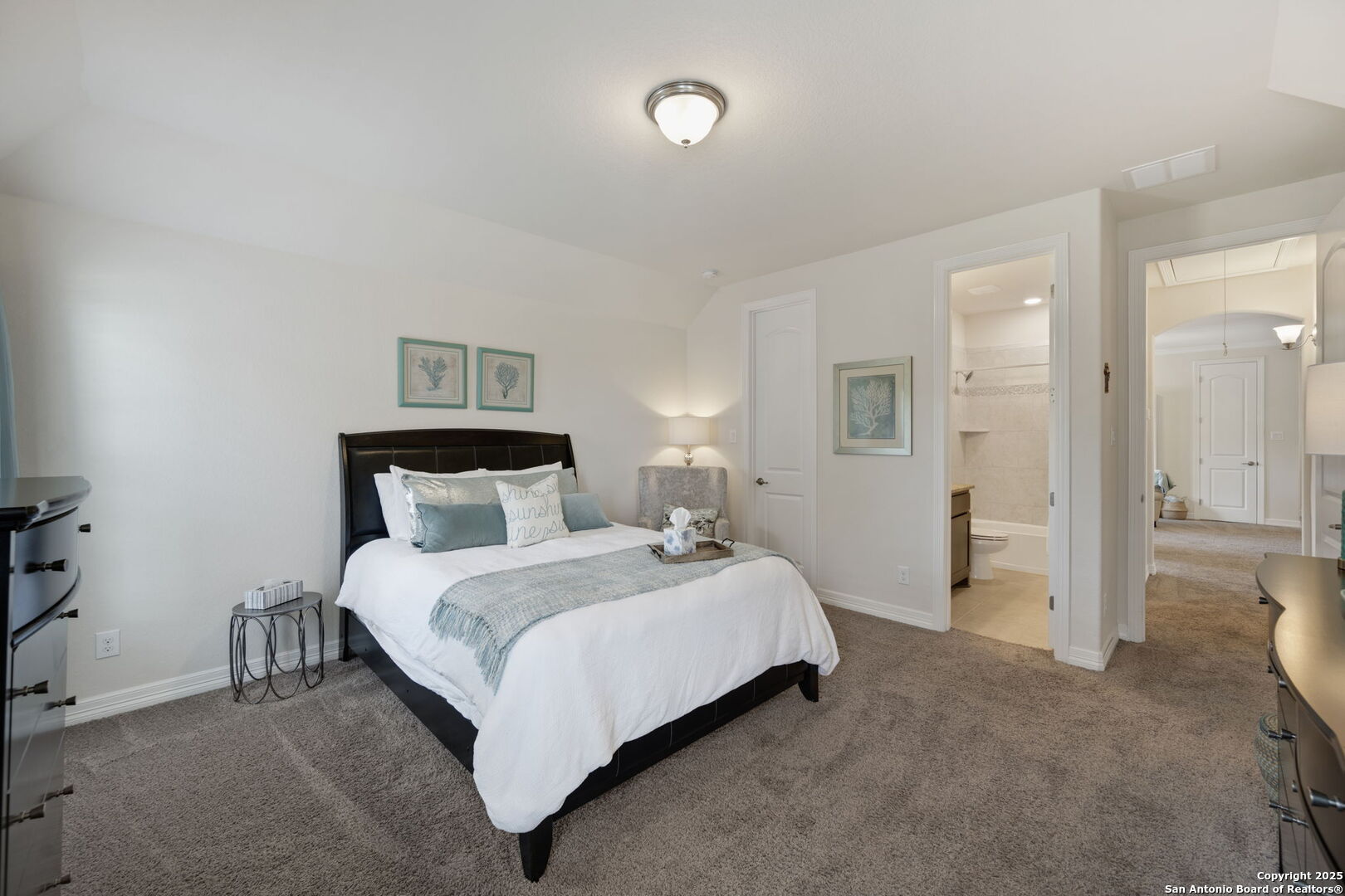 208 Roundtop Hill