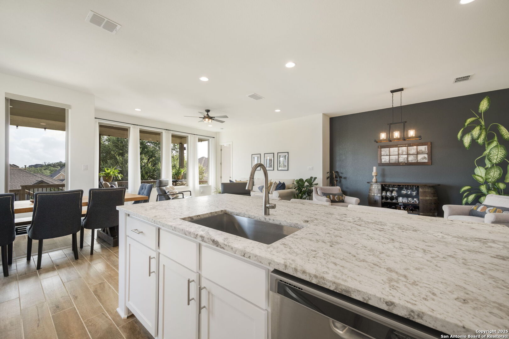 1159 Cadogan Squire