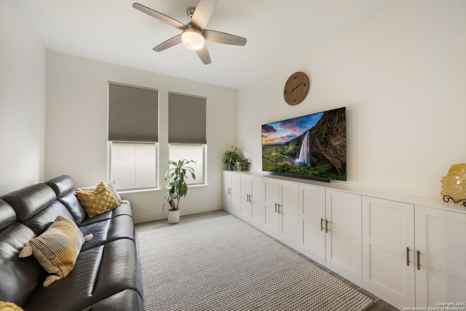 1159 Cadogan Squire