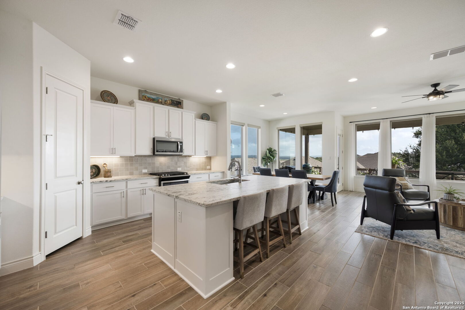 1159 Cadogan Squire