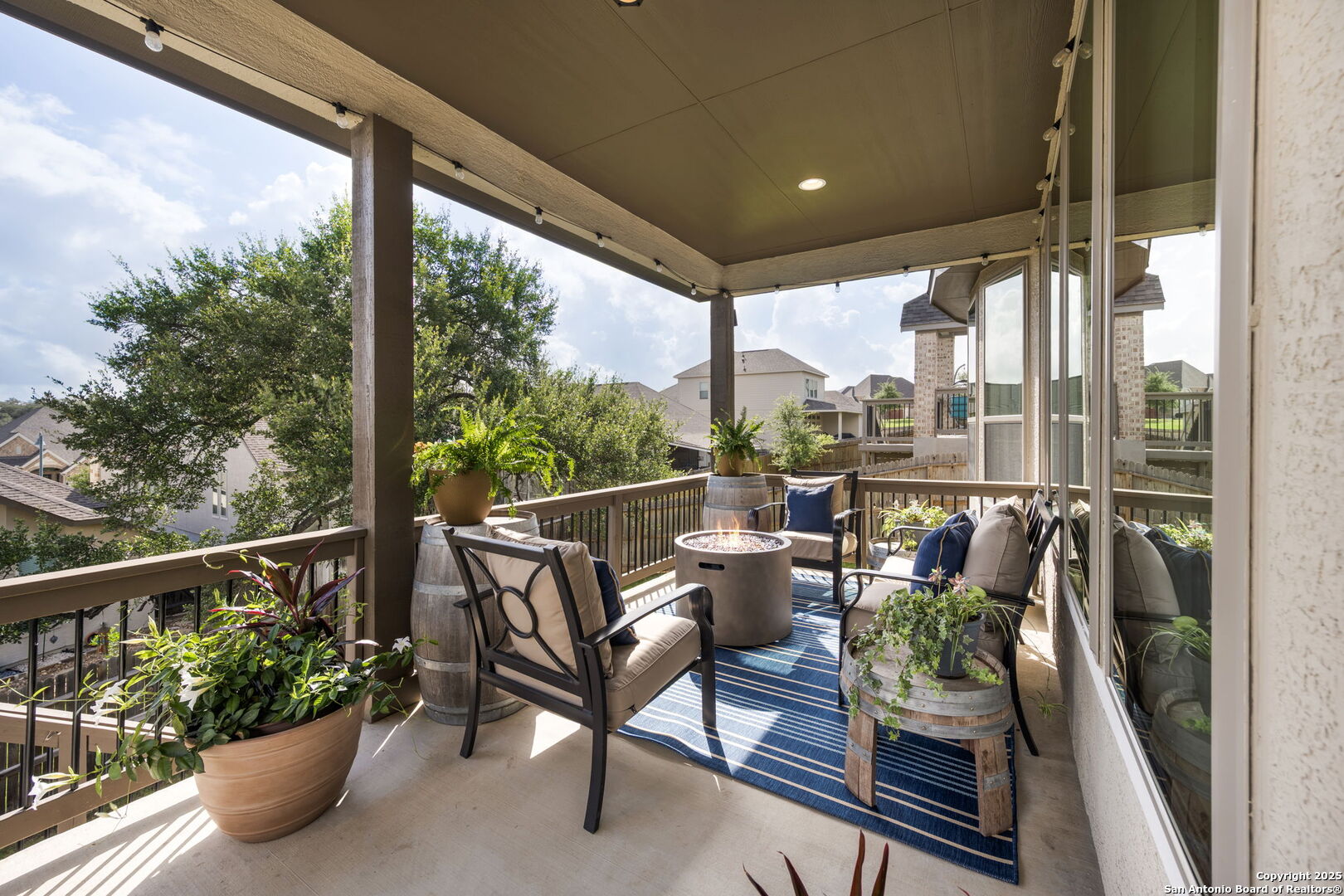 1159 Cadogan Squire