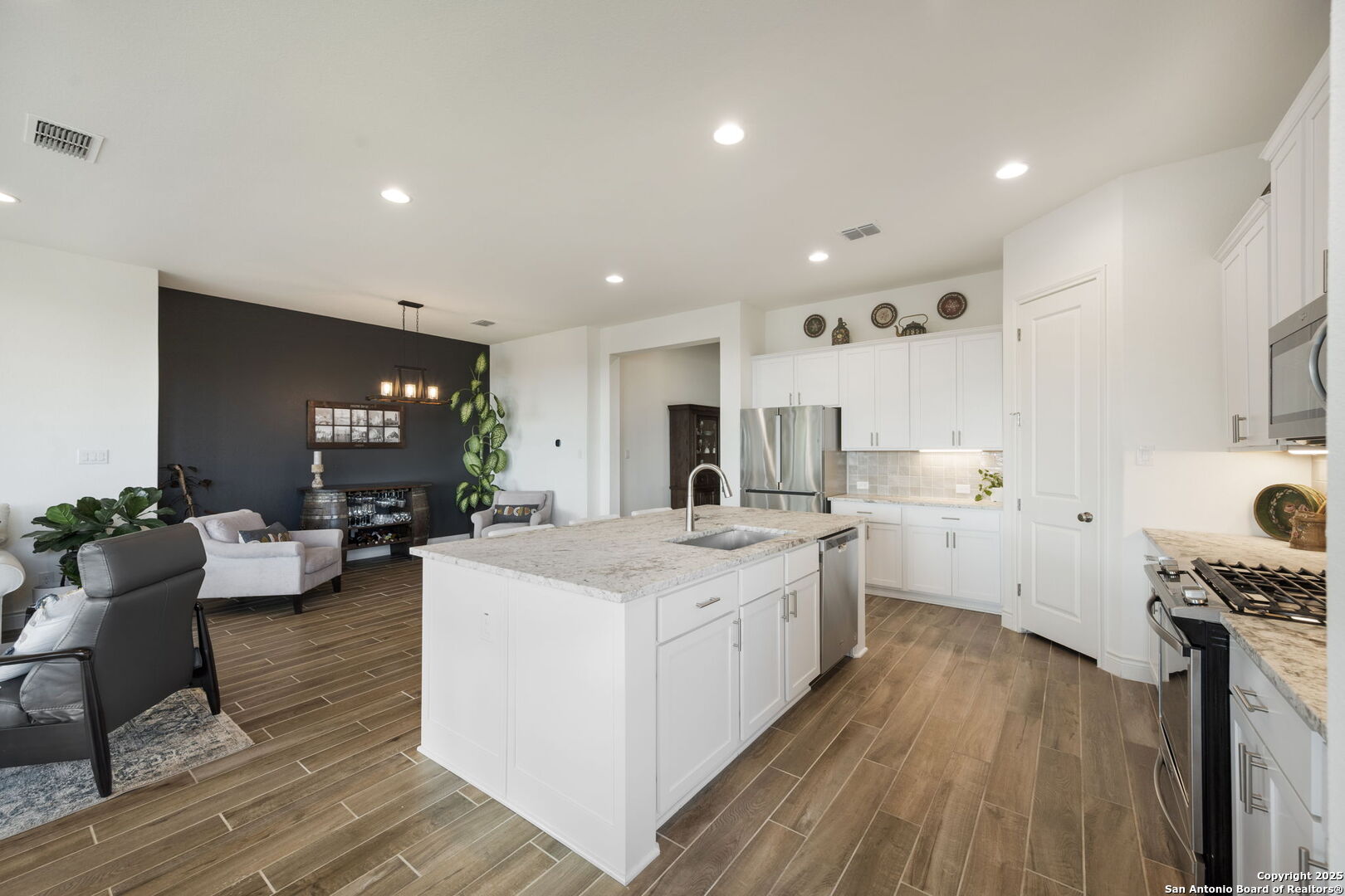 1159 Cadogan Squire