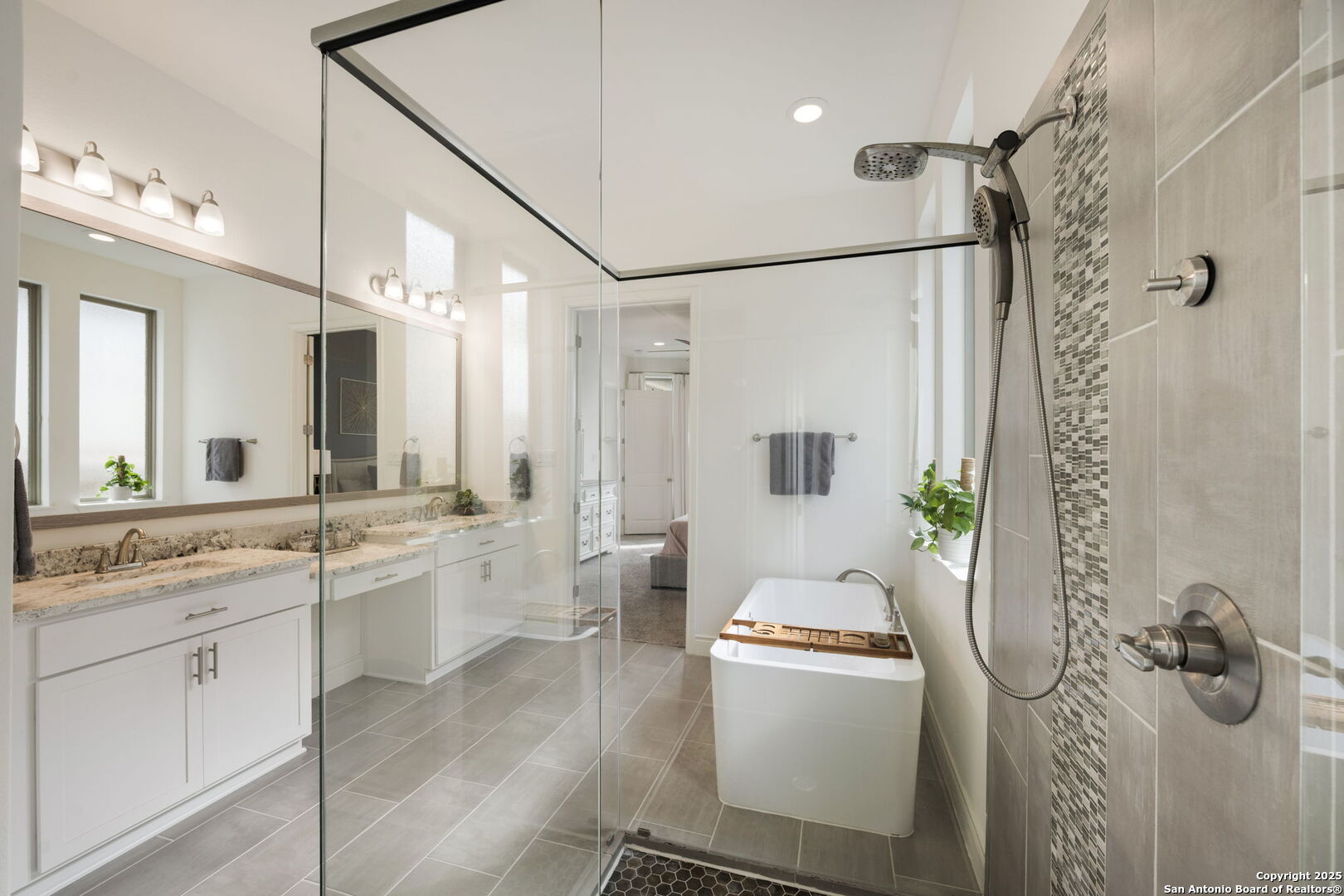 1159 Cadogan Squire