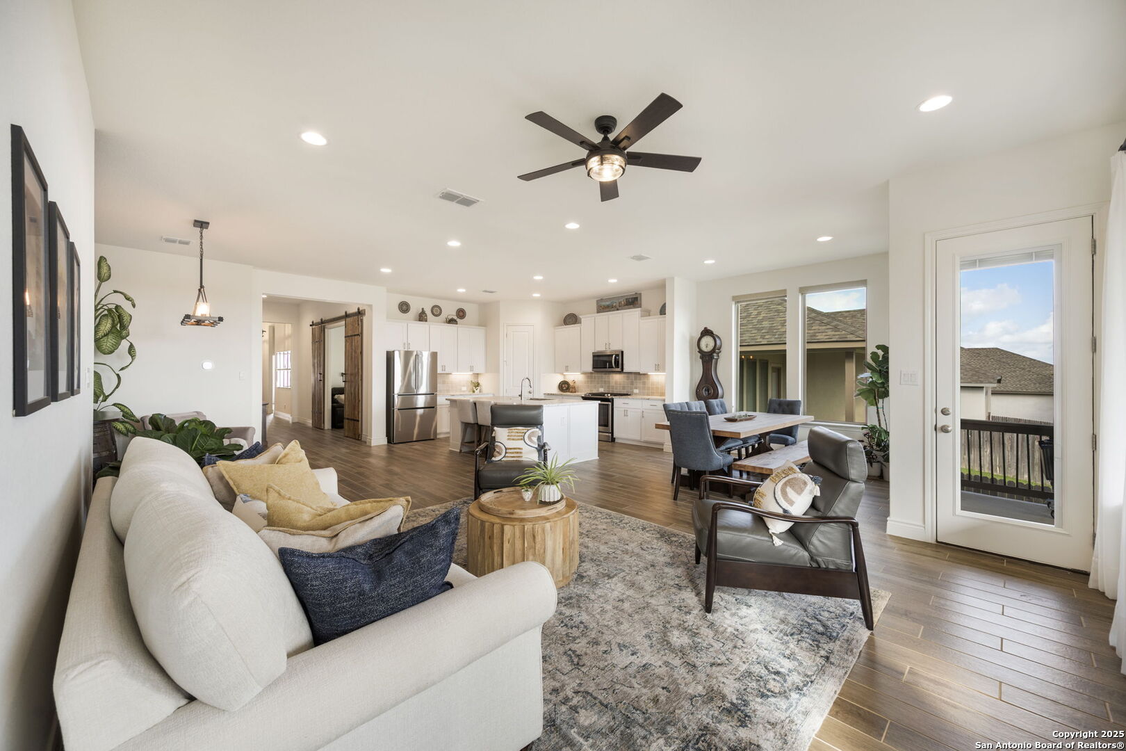 1159 Cadogan Squire
