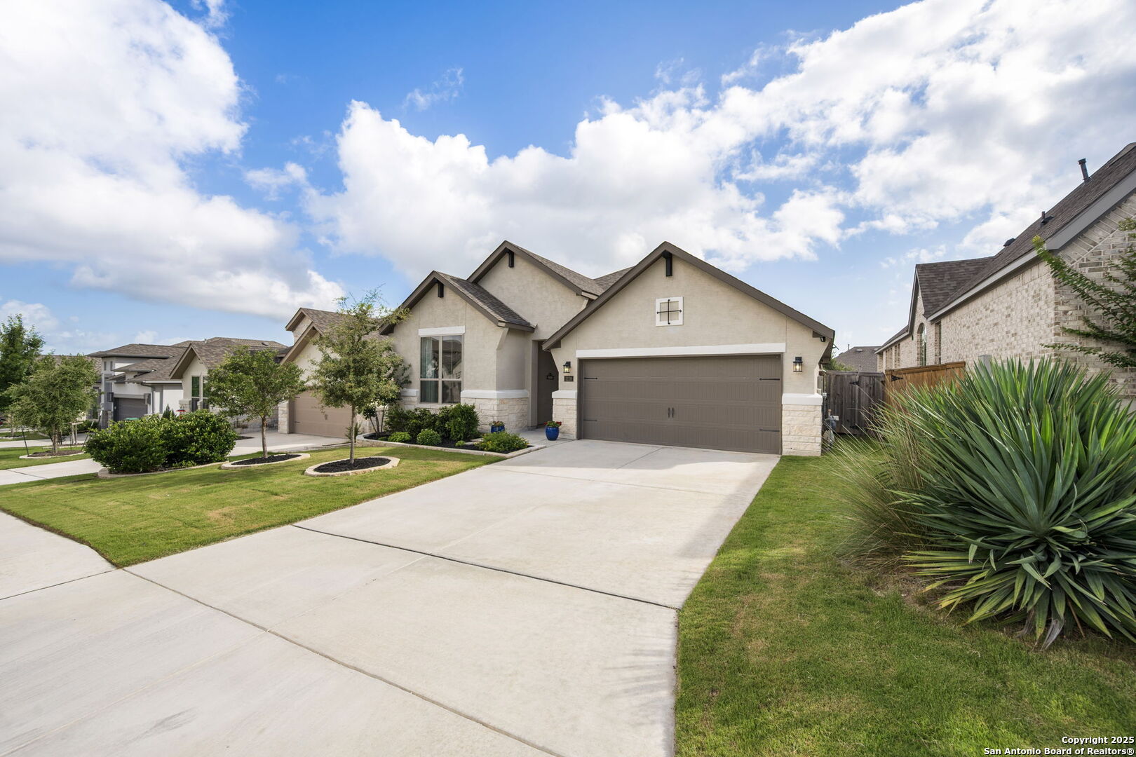 1159 Cadogan Squire