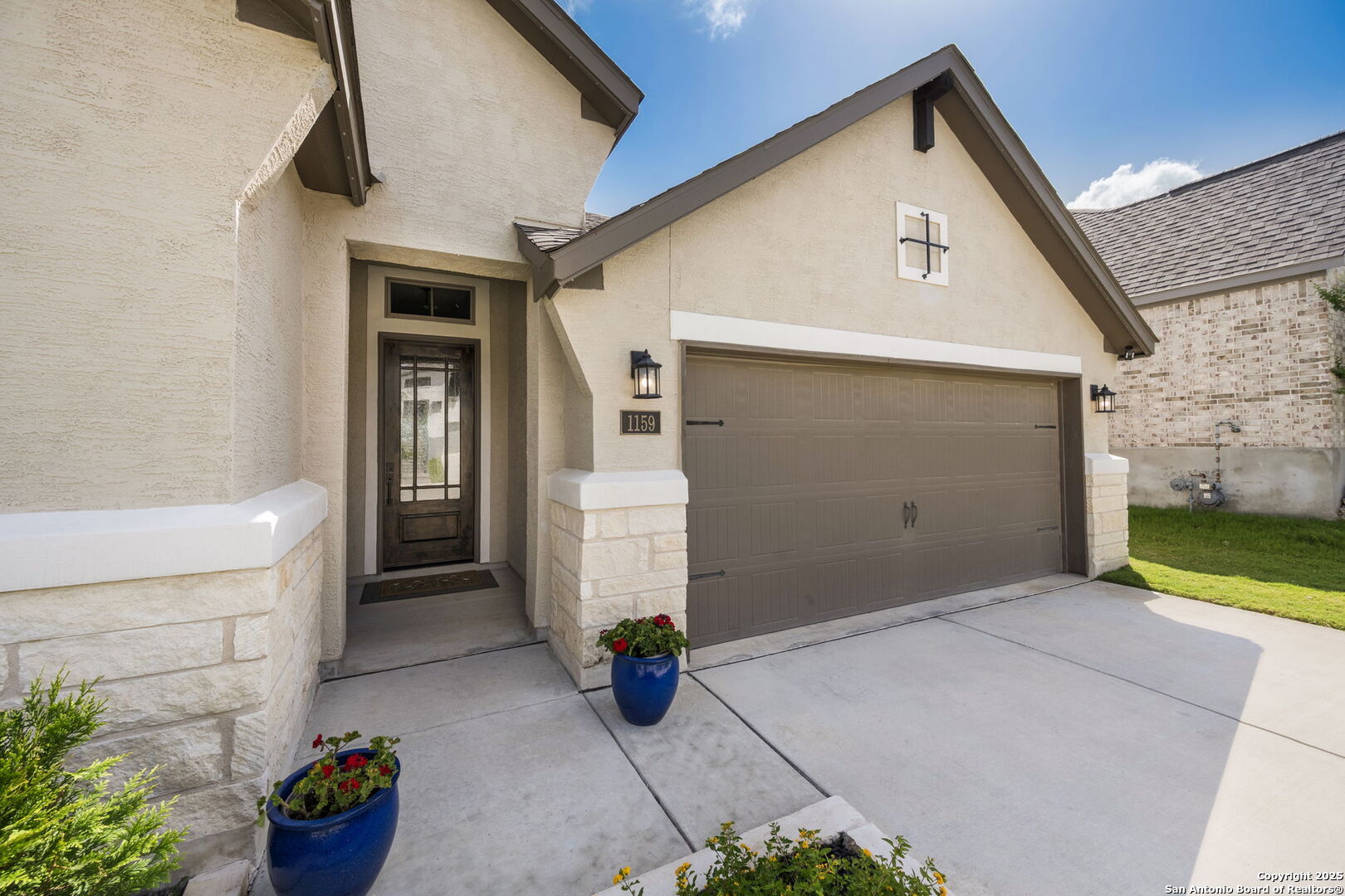 1159 Cadogan Squire