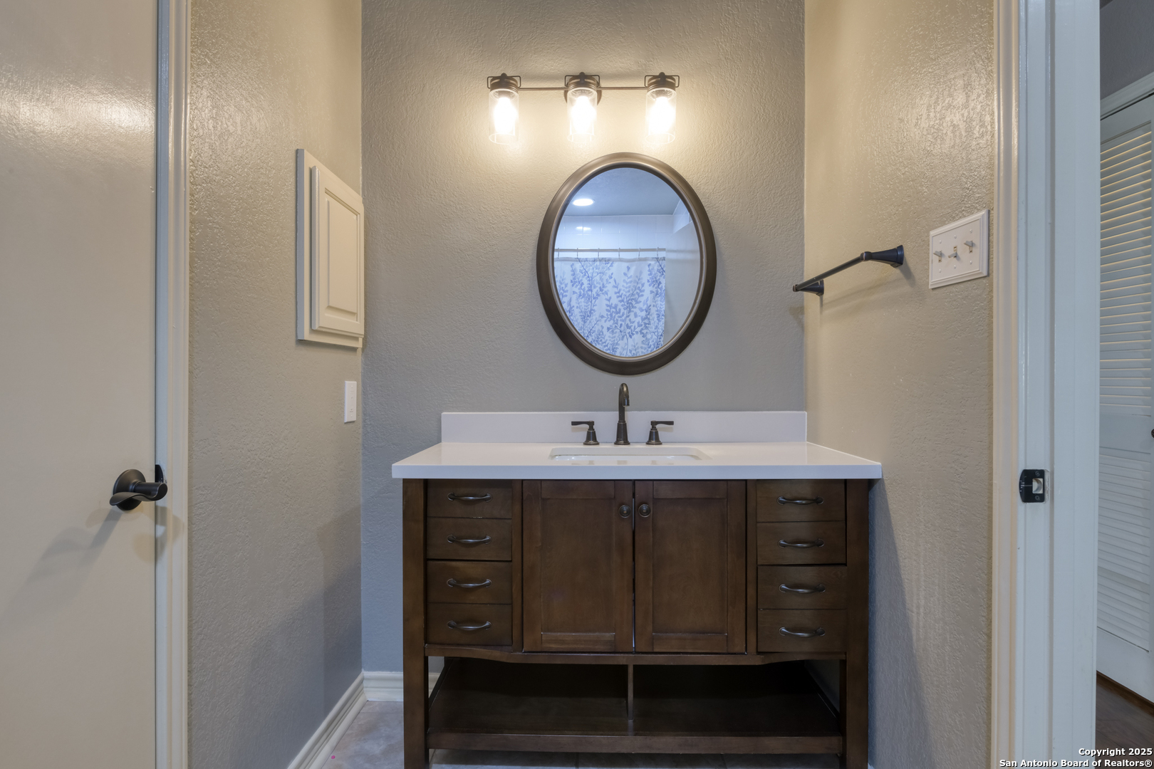 15211 Eagle Run