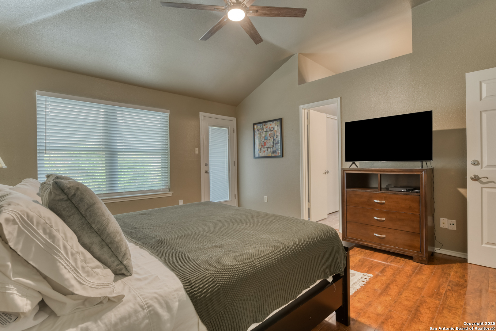 15211 Eagle Run