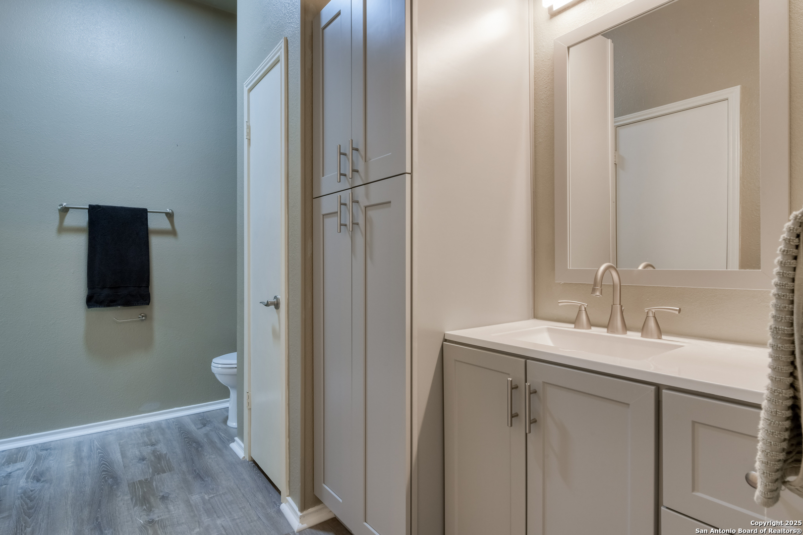 15211 Eagle Run