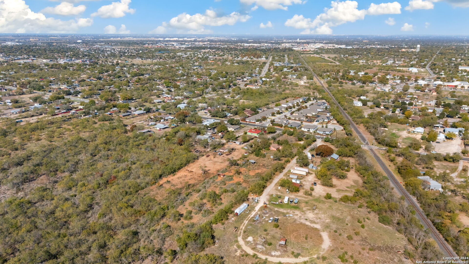 718 W VILLARET BLVD