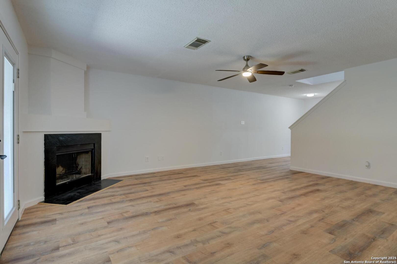13723 Wondering Oak