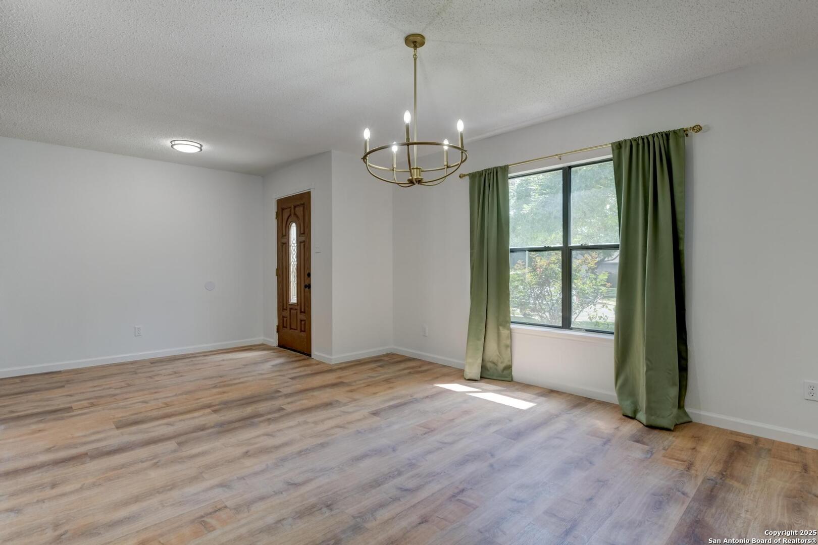 13723 Wondering Oak
