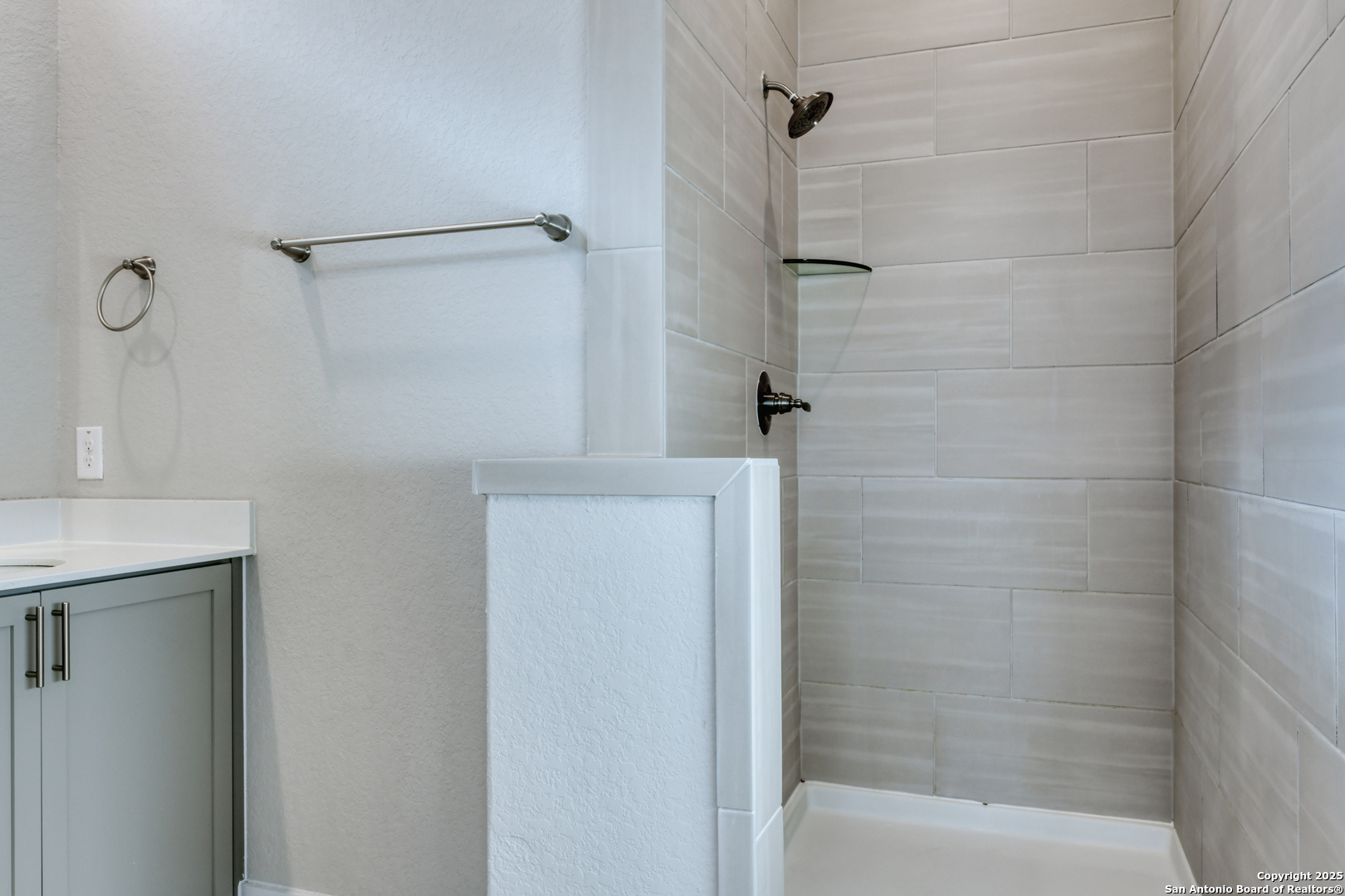 8851 Oakland Rd Bldg 31