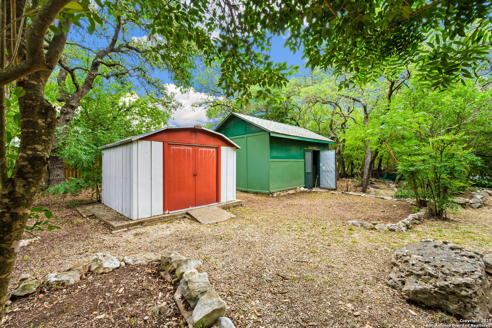 10703 Laurel Leaf