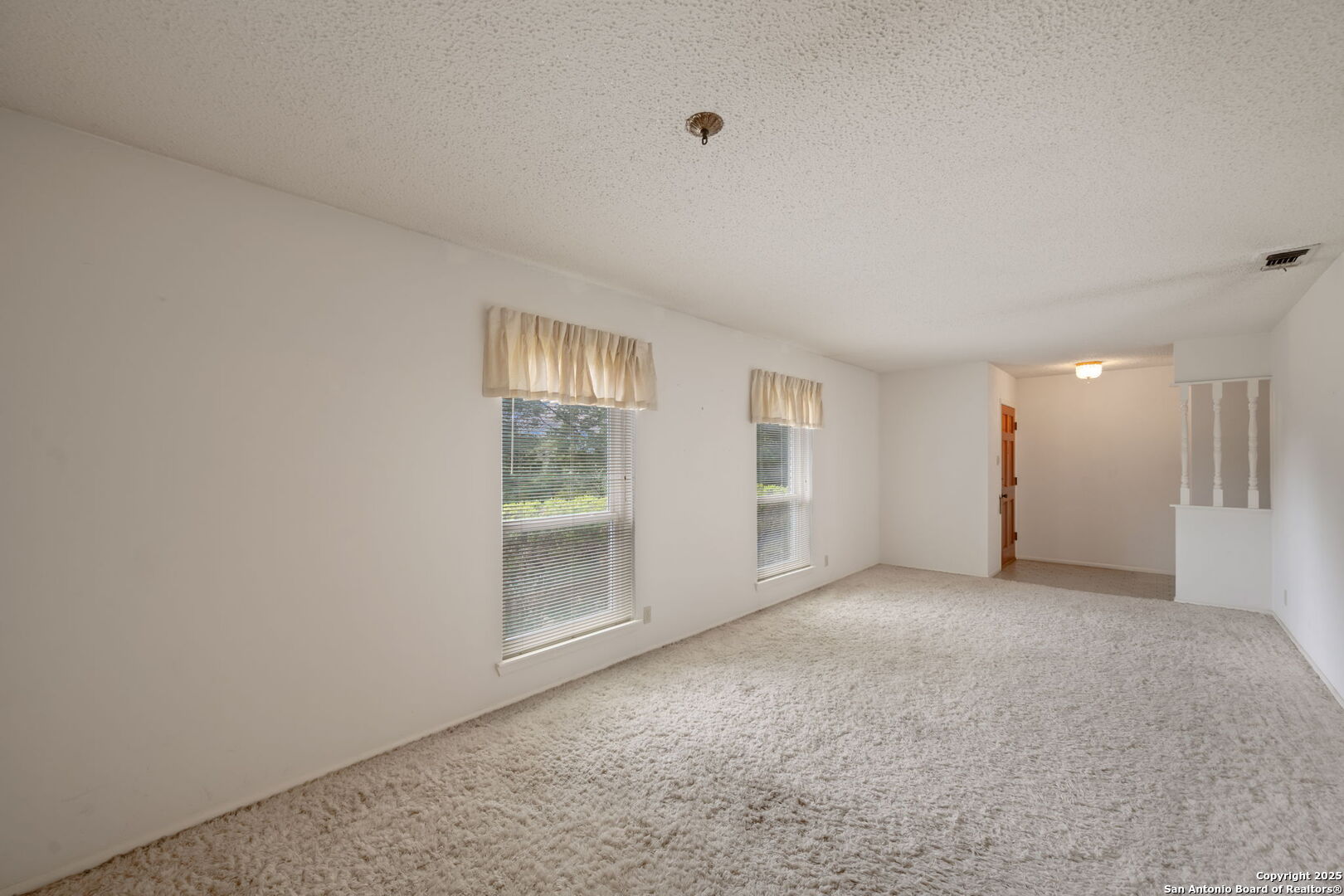 10703 Laurel Leaf