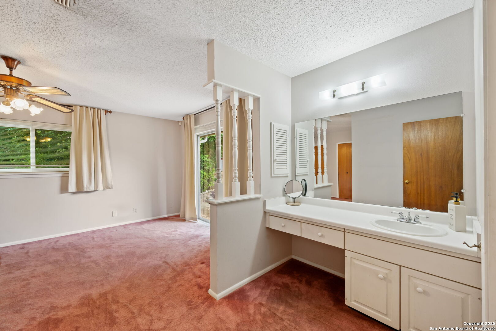 10703 Laurel Leaf