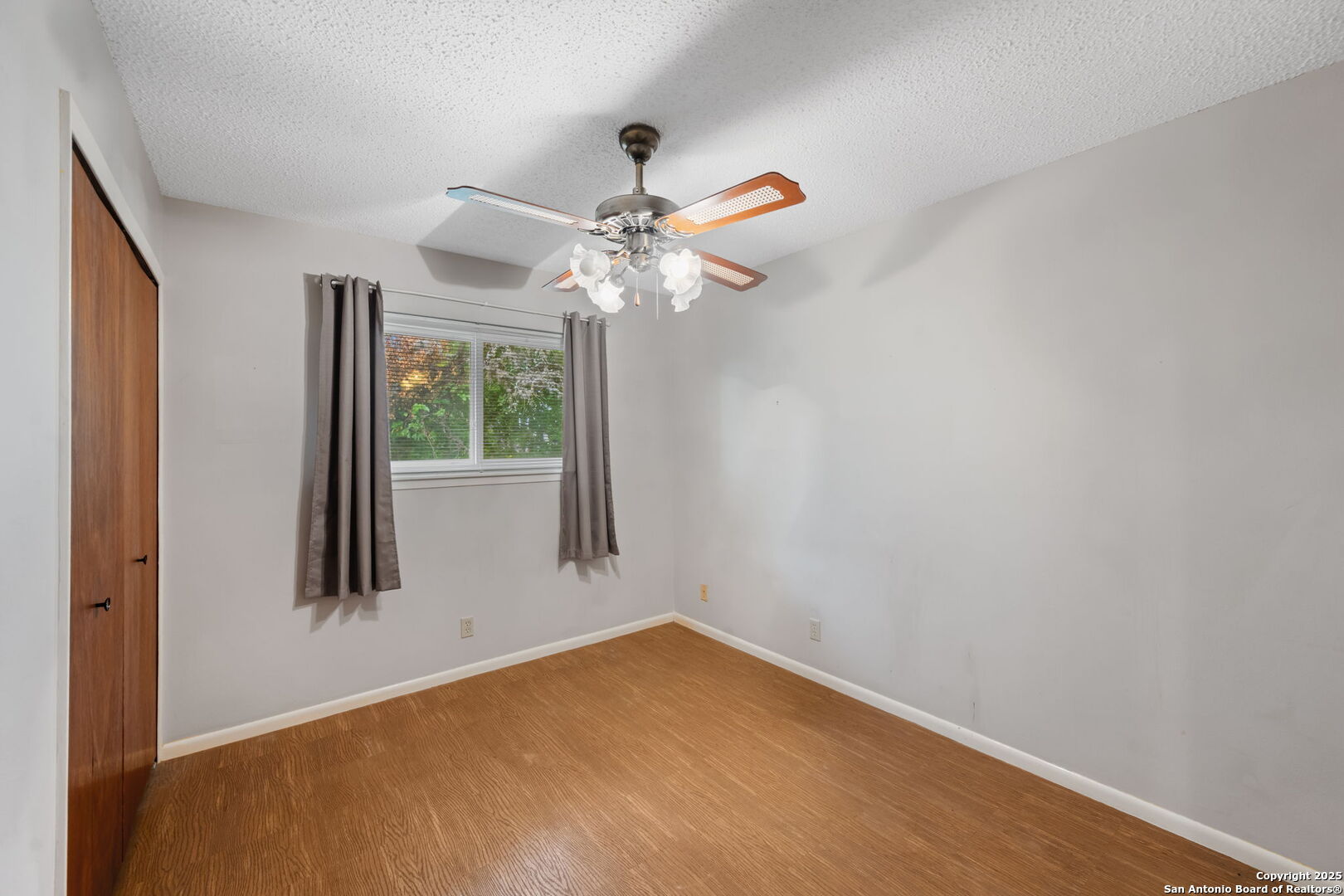 10703 Laurel Leaf