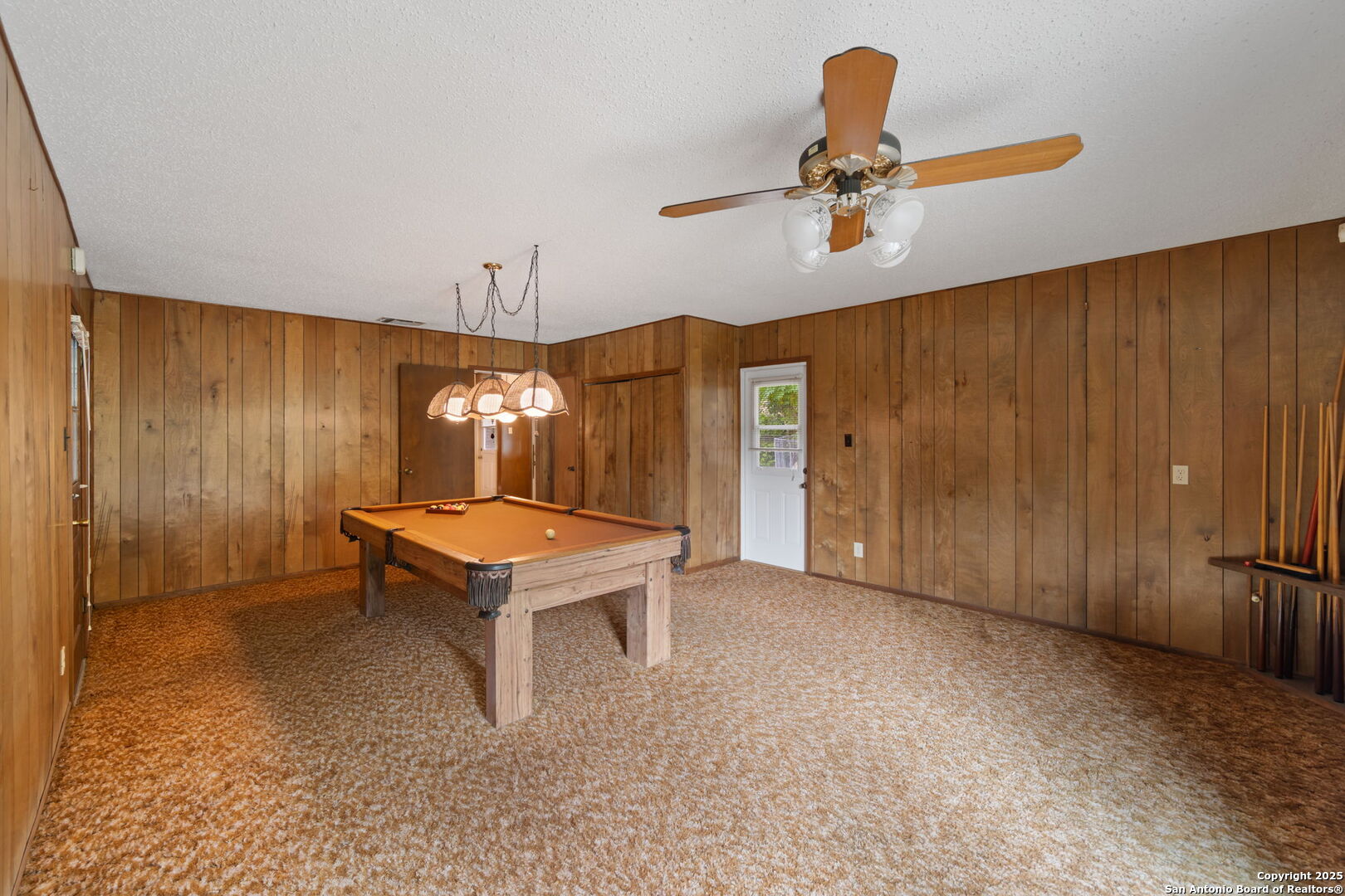 10703 Laurel Leaf