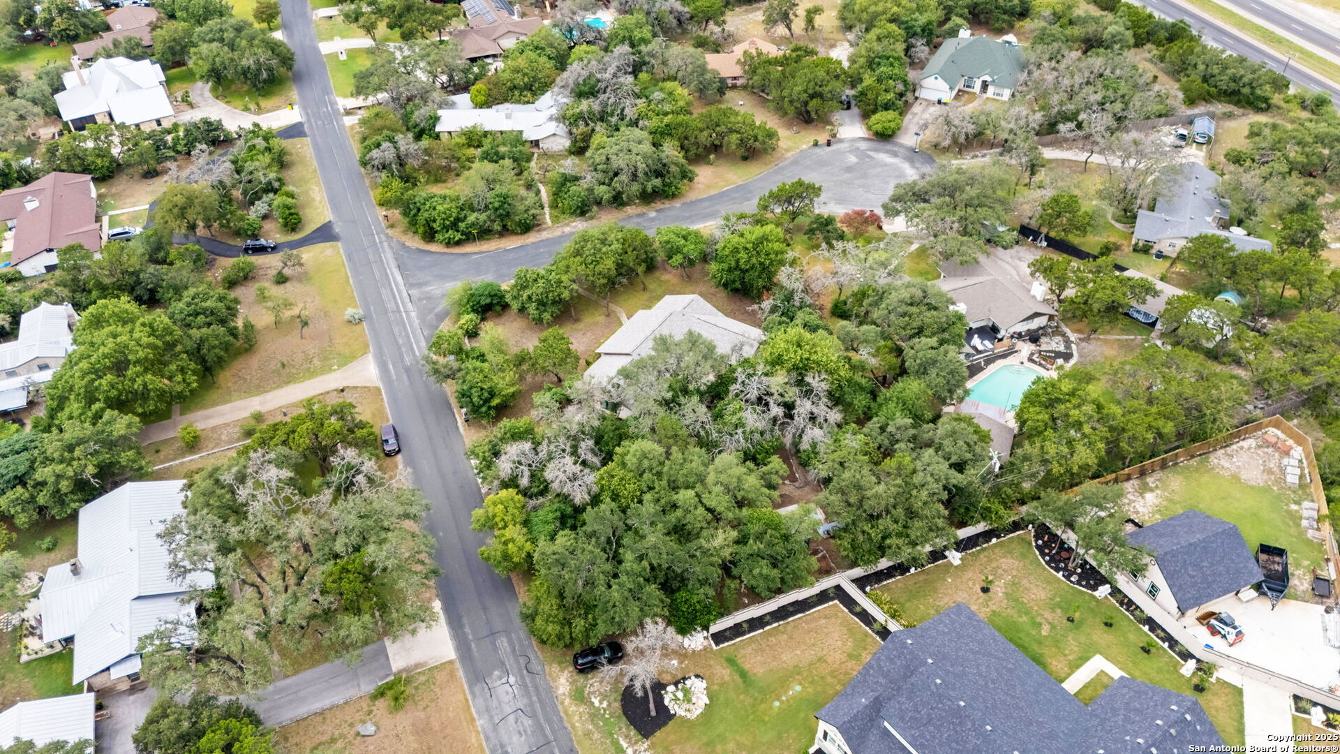 10703 Laurel Leaf