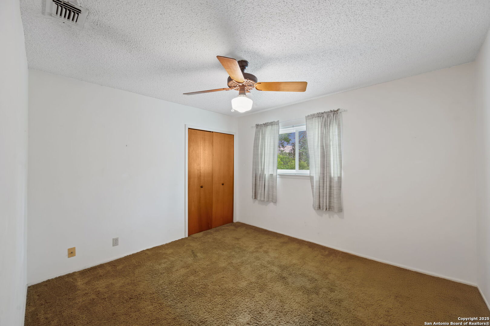 10703 Laurel Leaf