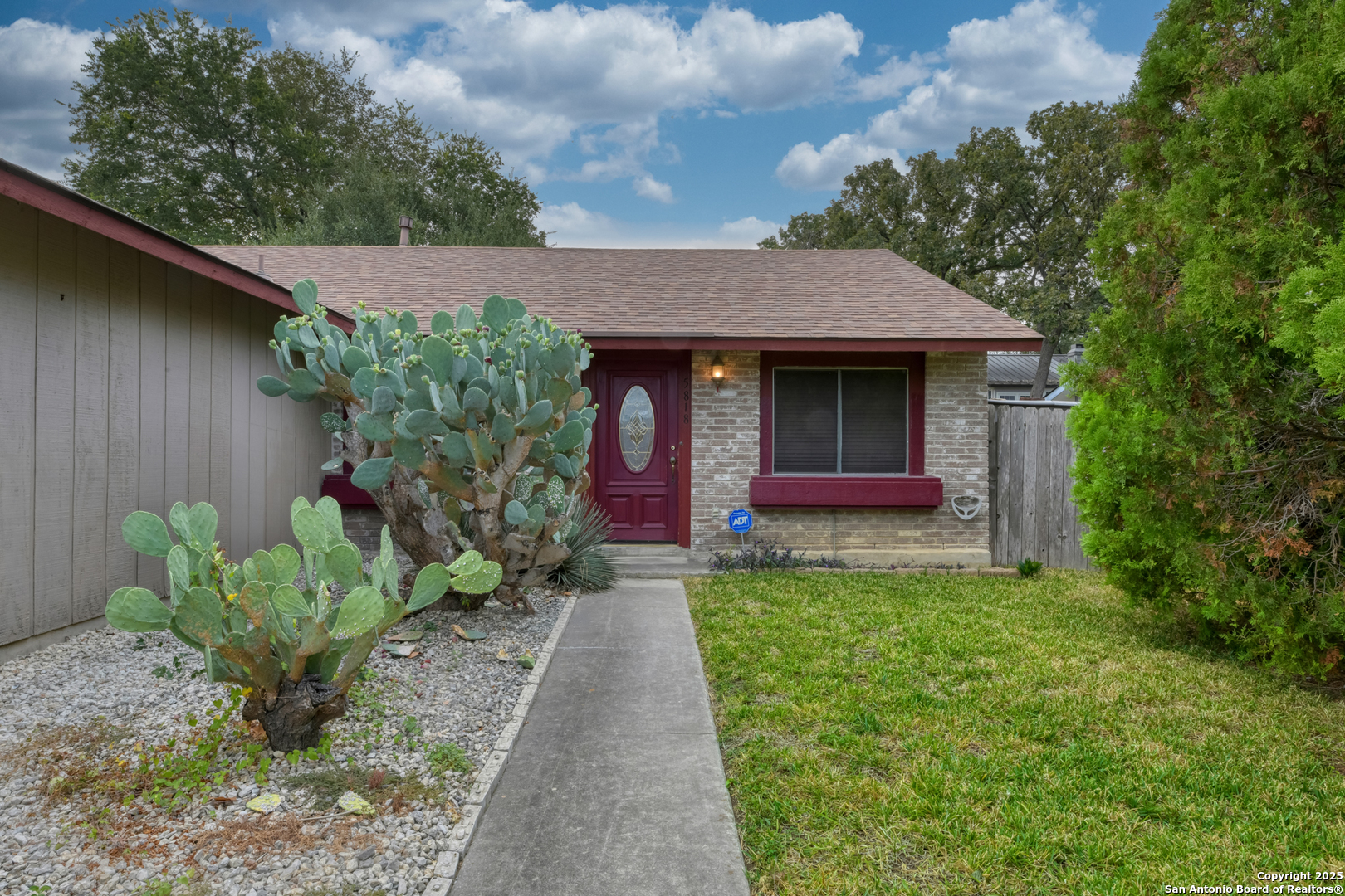 5818 Brambletree