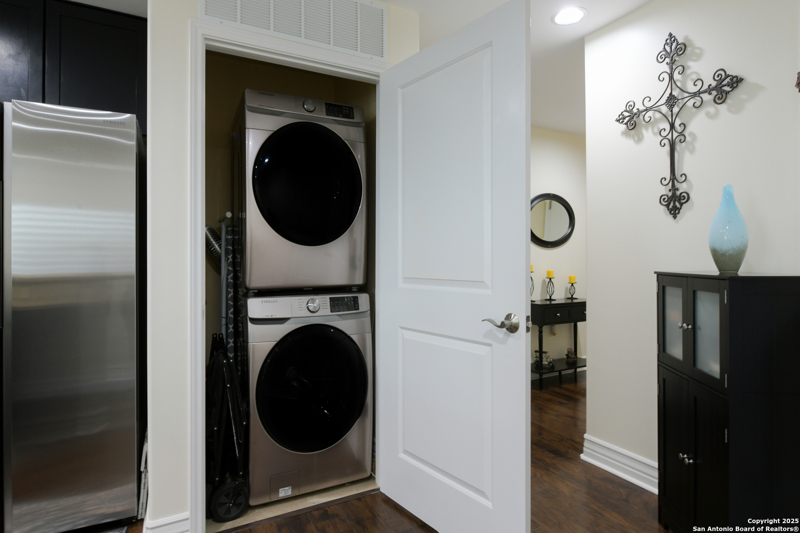 215 N Center St. 206