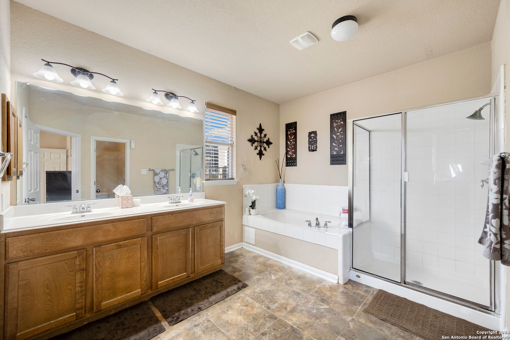 17132 Bandera Rd