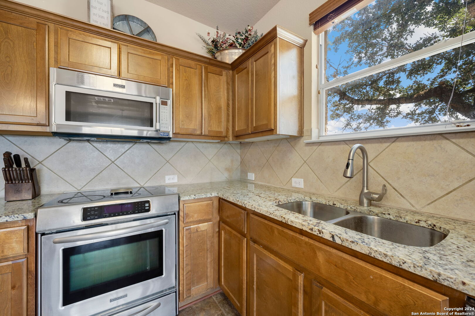 17132 Bandera Rd