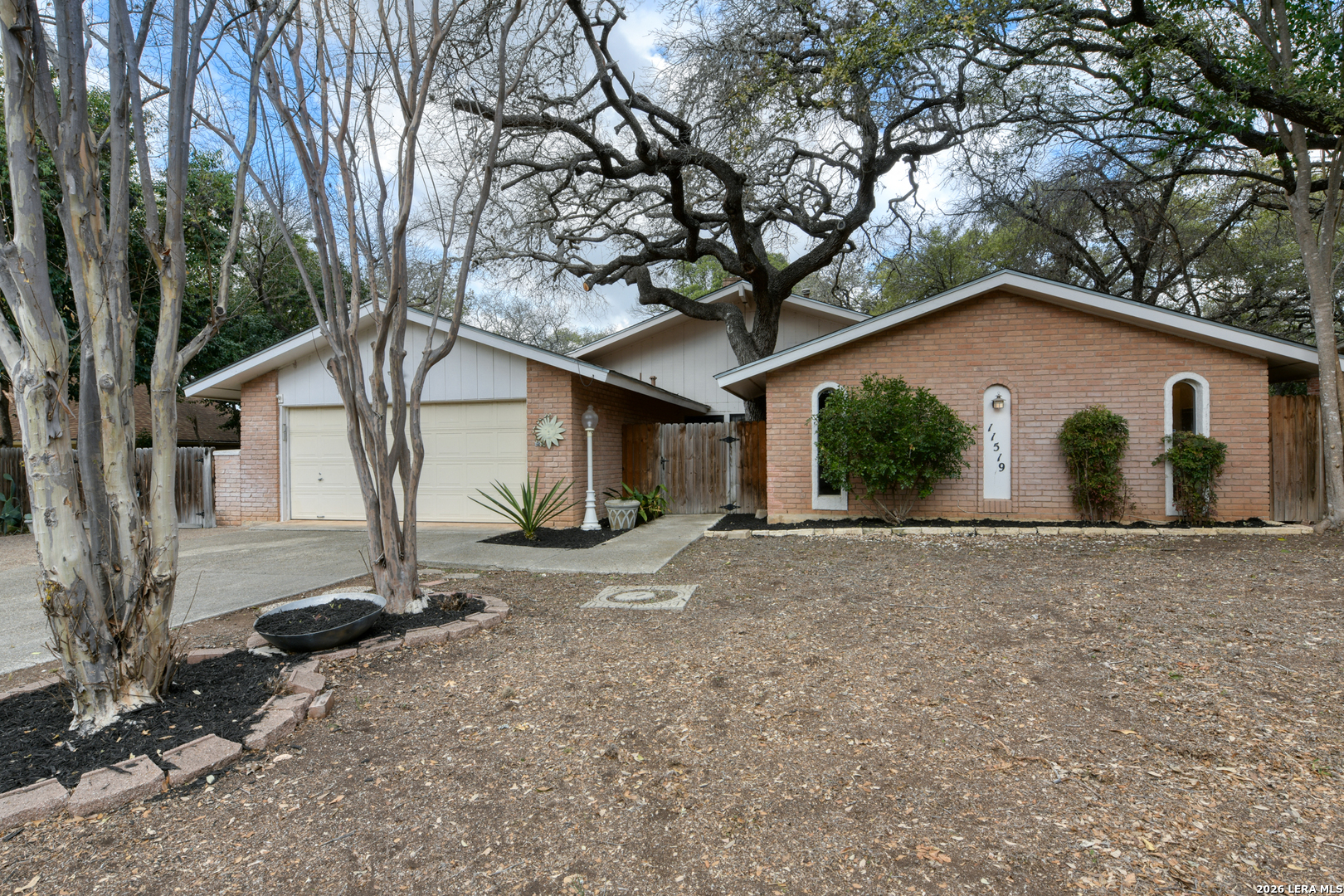 11519 Whisper Moss St