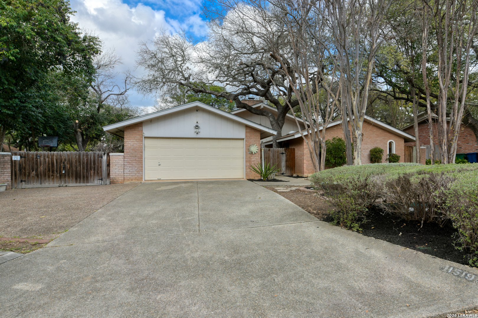 11519 Whisper Moss St