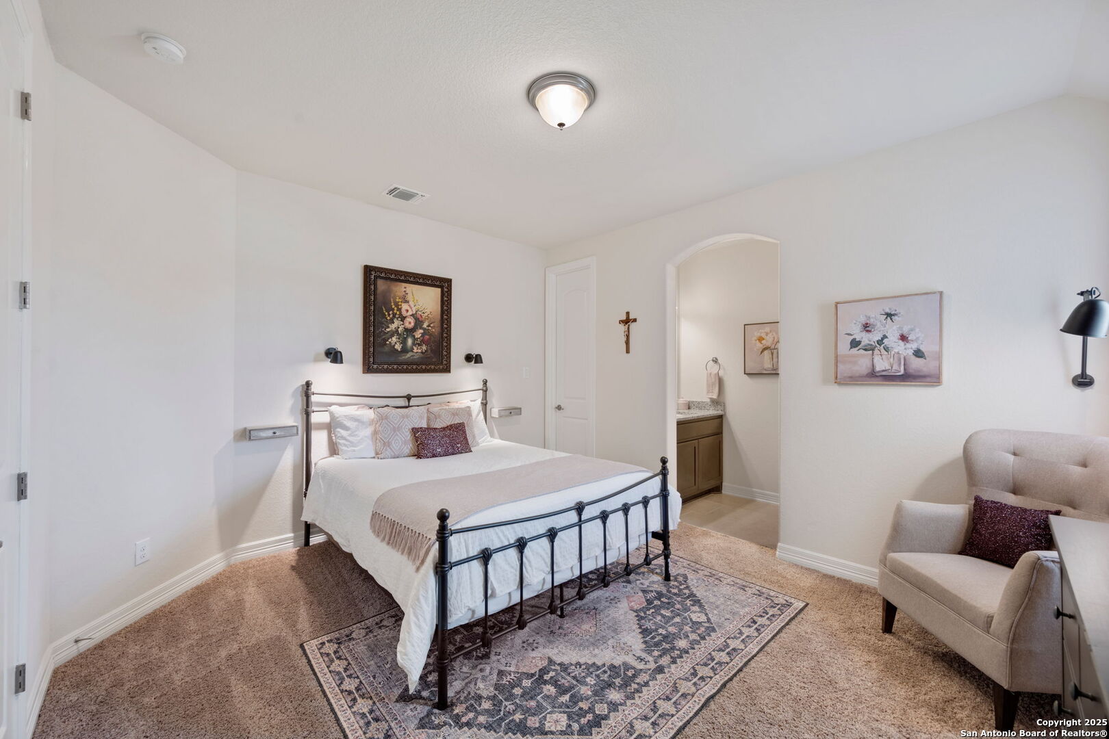 208 Roundtop Hill