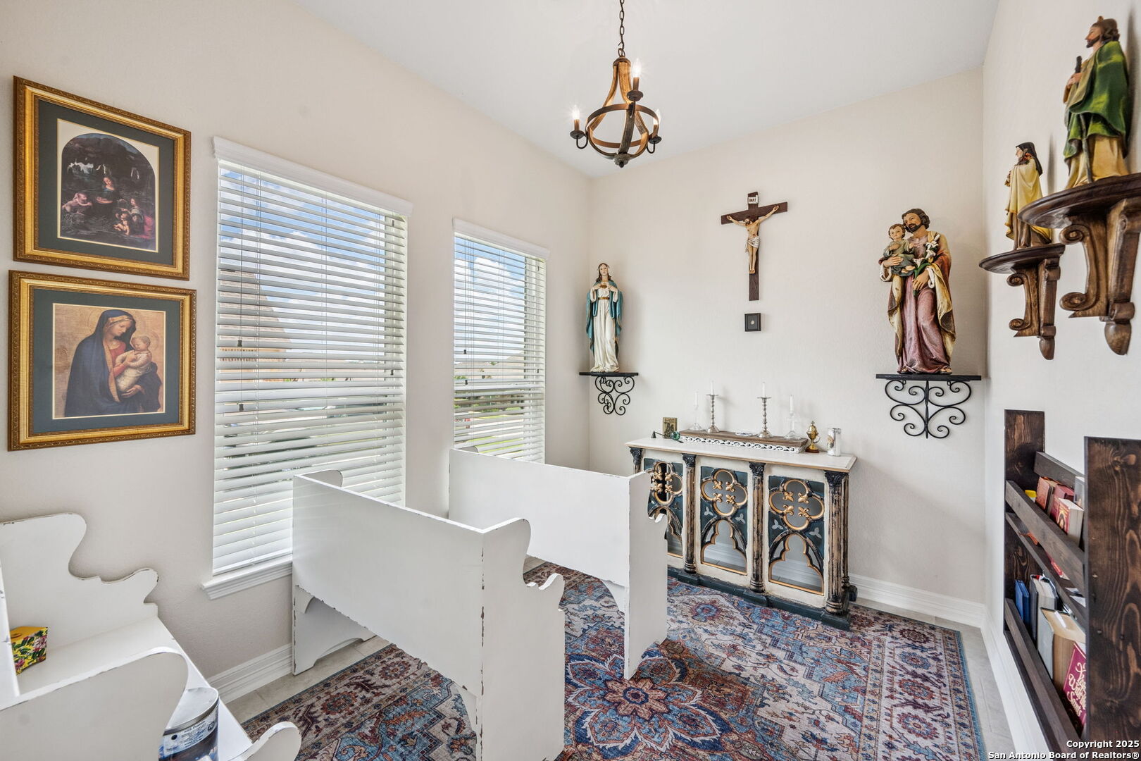 208 Roundtop Hill