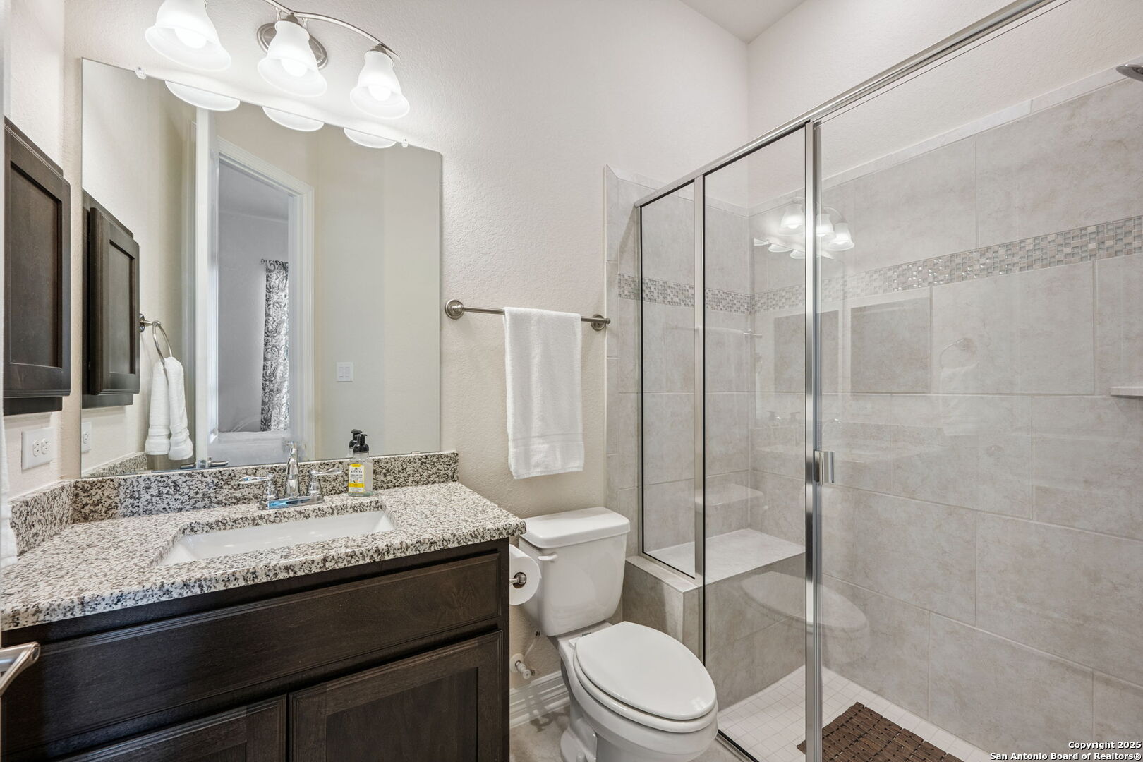 208 Roundtop Hill