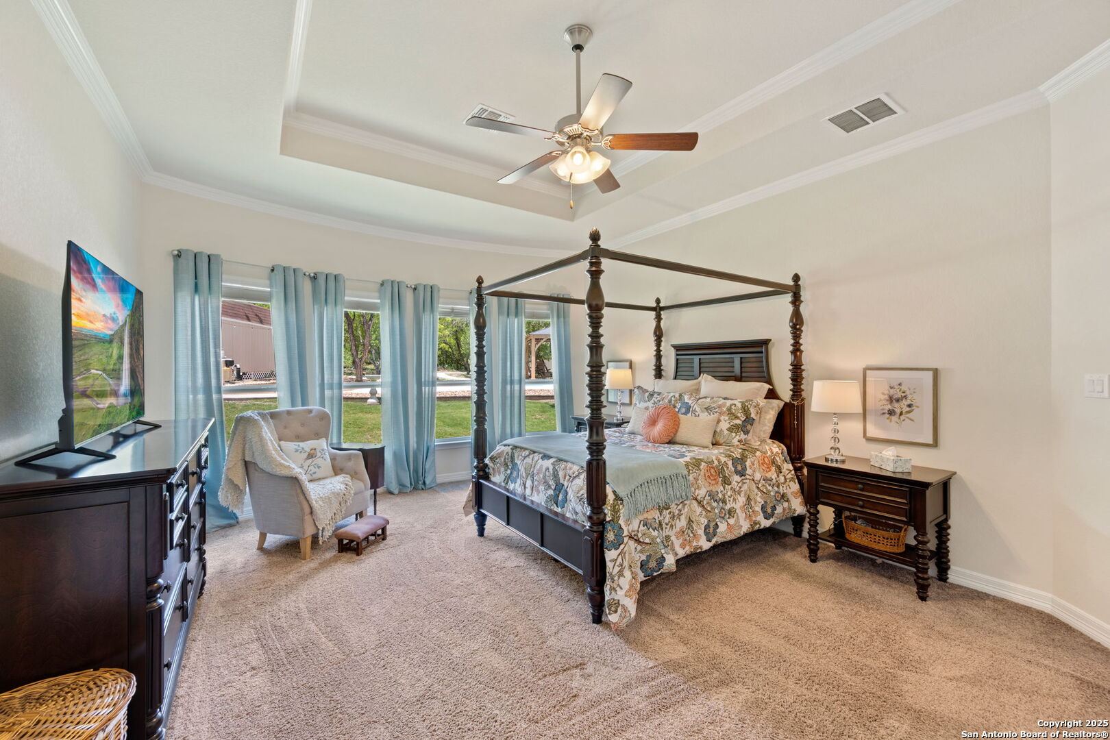 208 Roundtop Hill