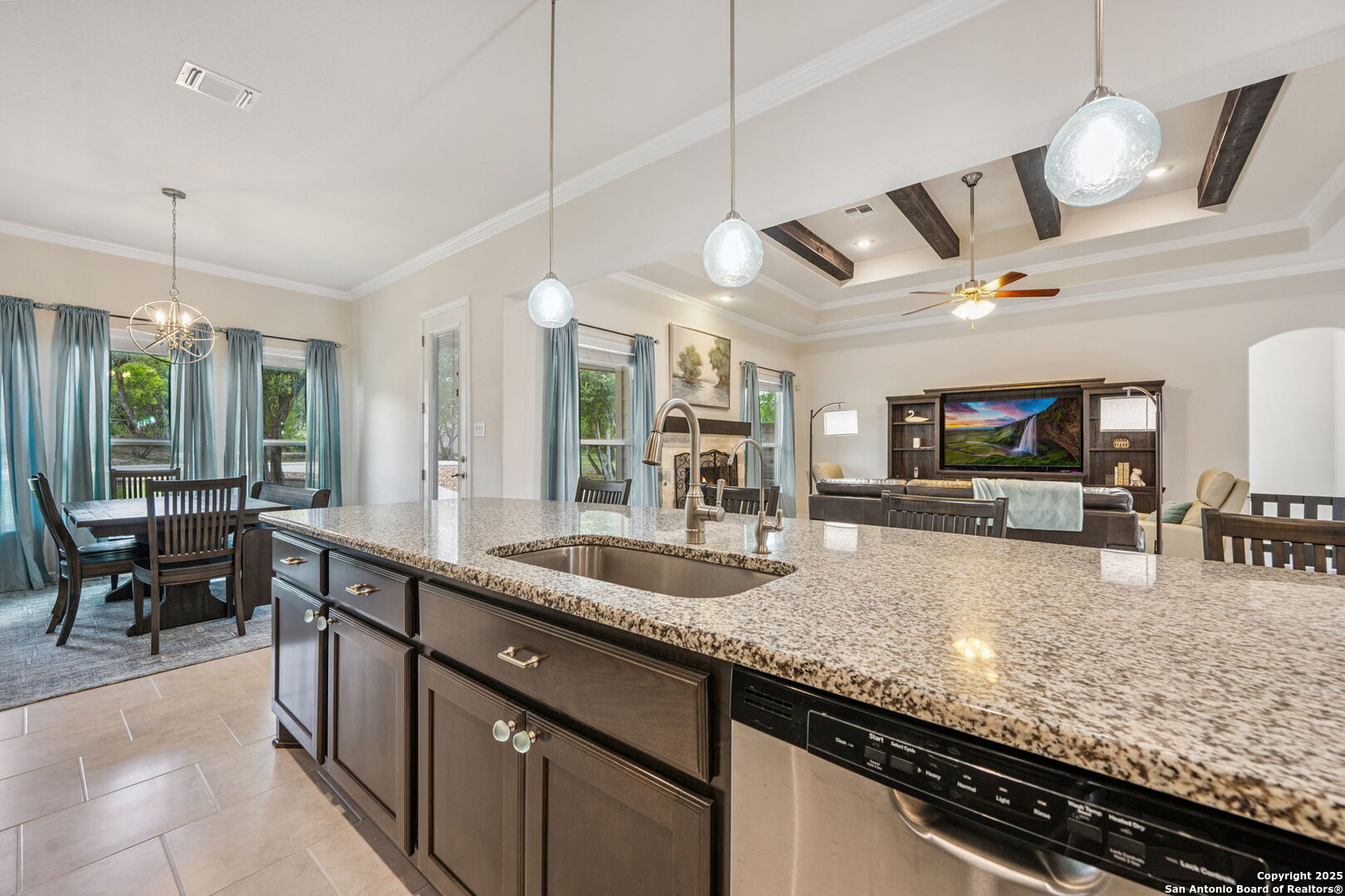208 Roundtop Hill