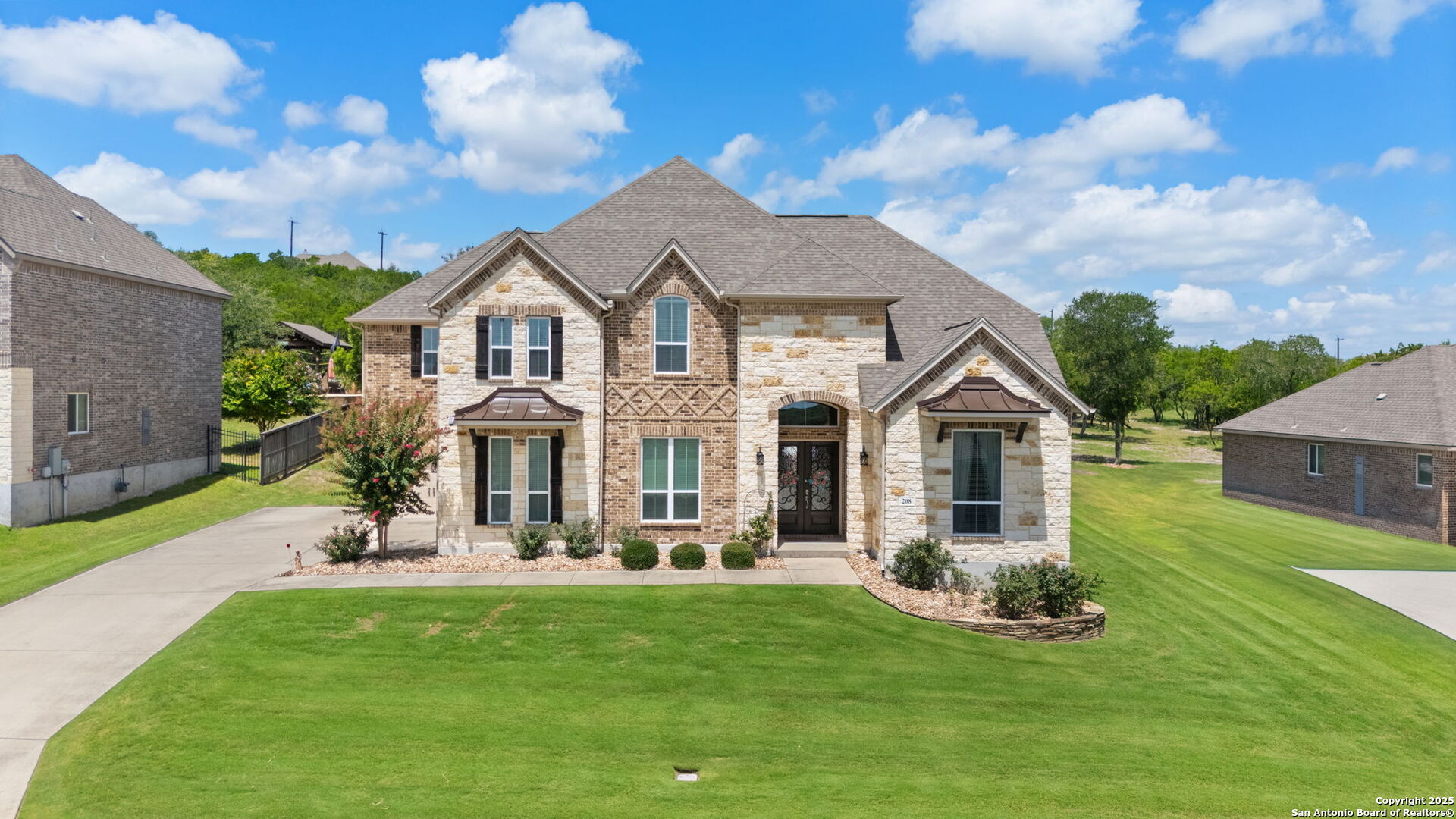208 Roundtop Hill