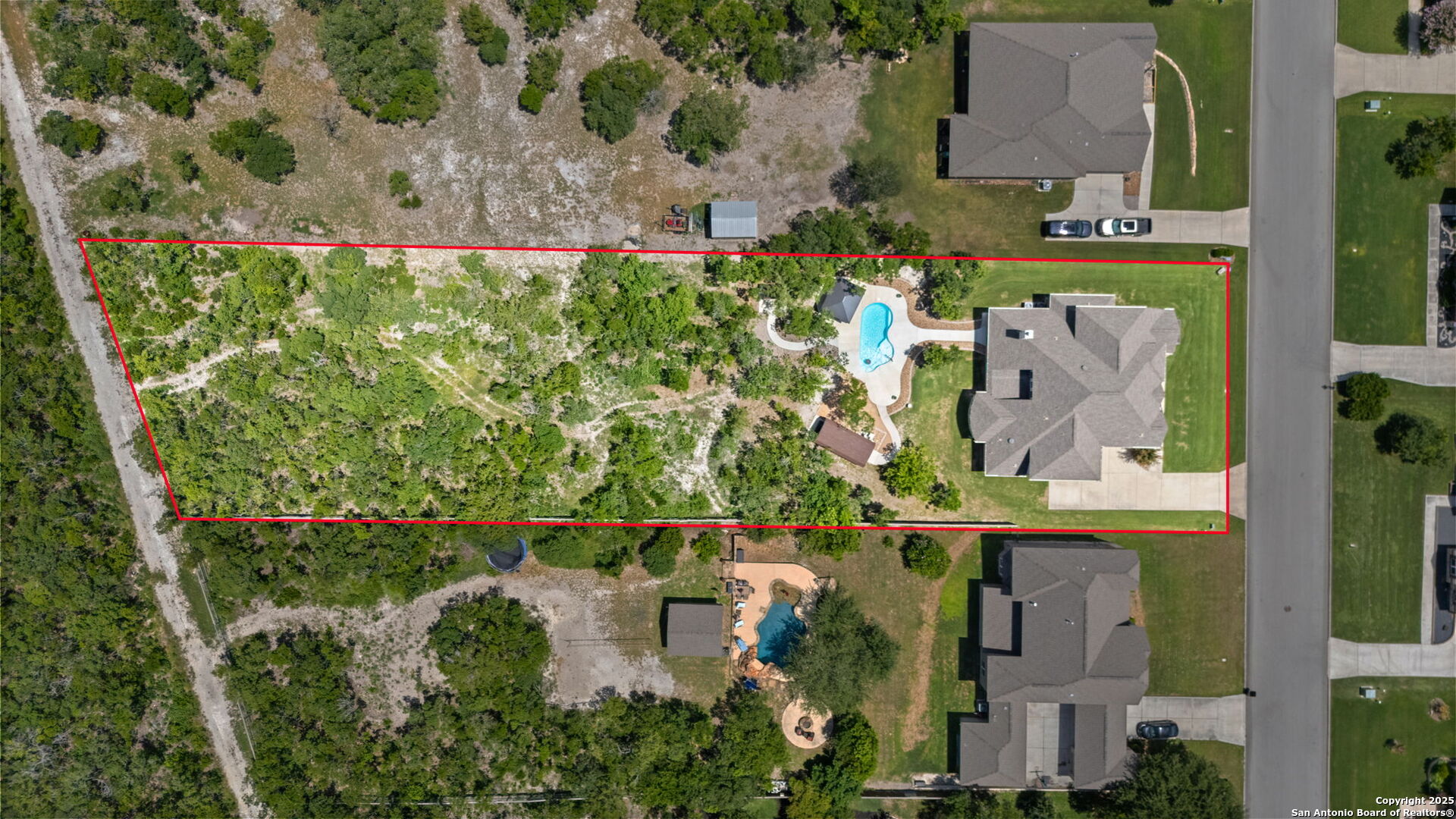 208 Roundtop Hill