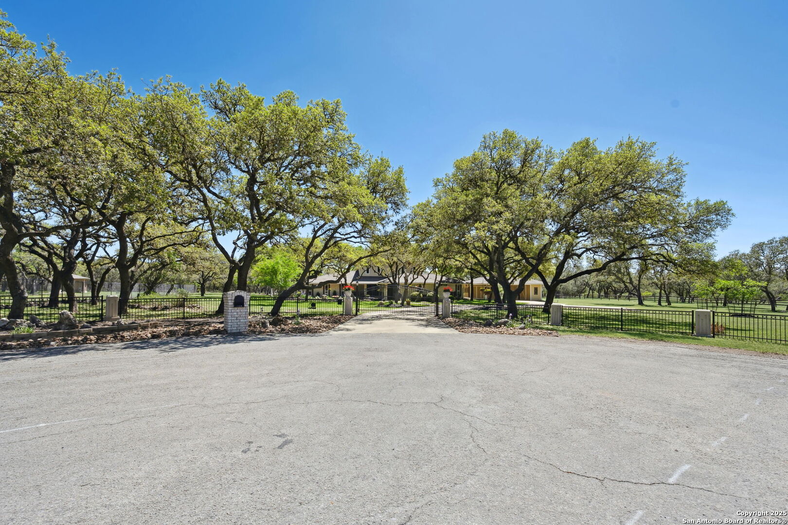 8110 park lane