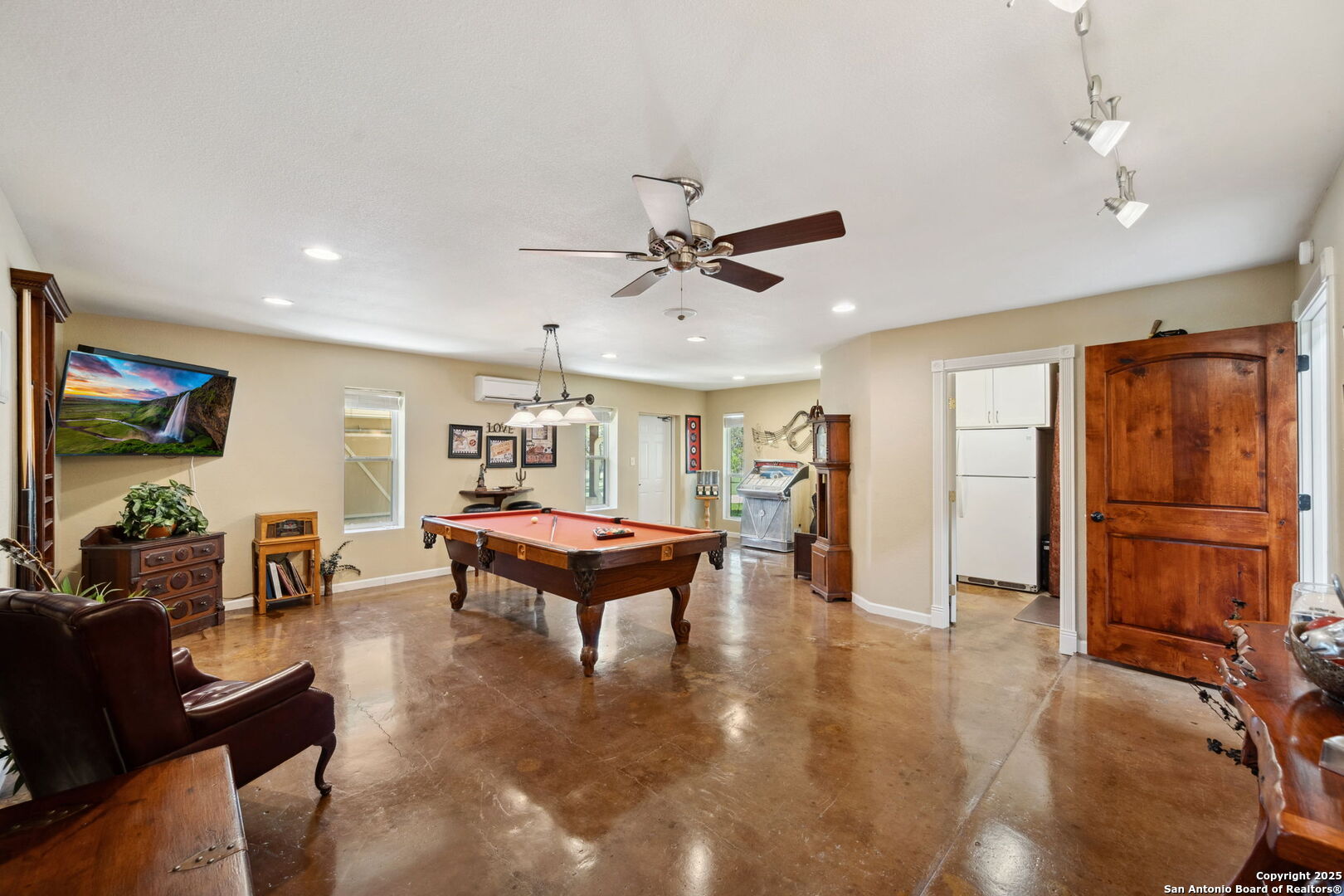 8110 park lane