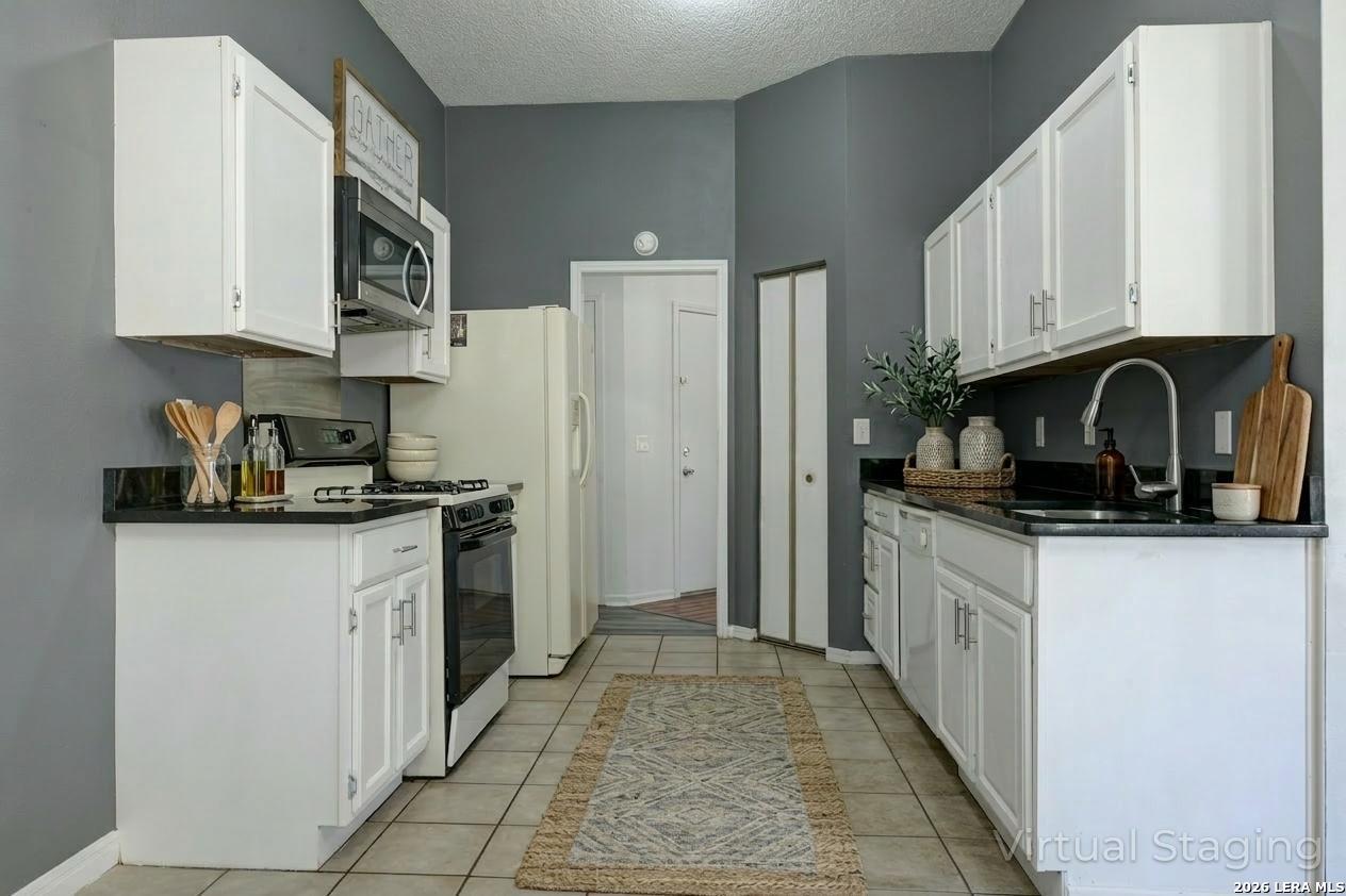 9407 Greens Pt