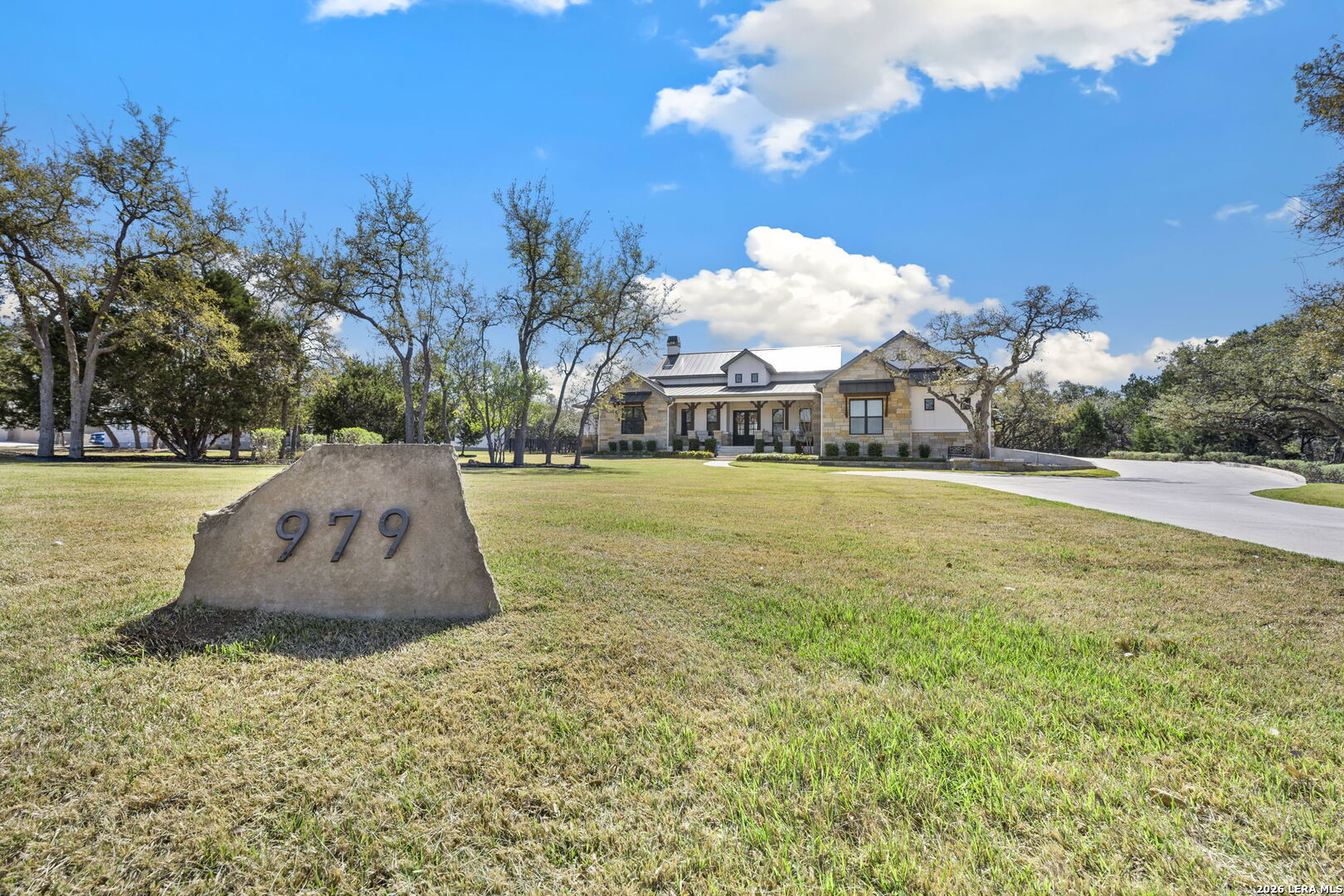 979 Belle Oaks