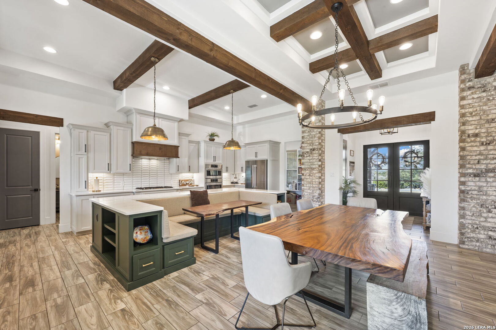 979 Belle Oaks