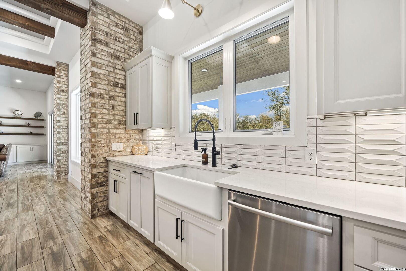 979 Belle Oaks
