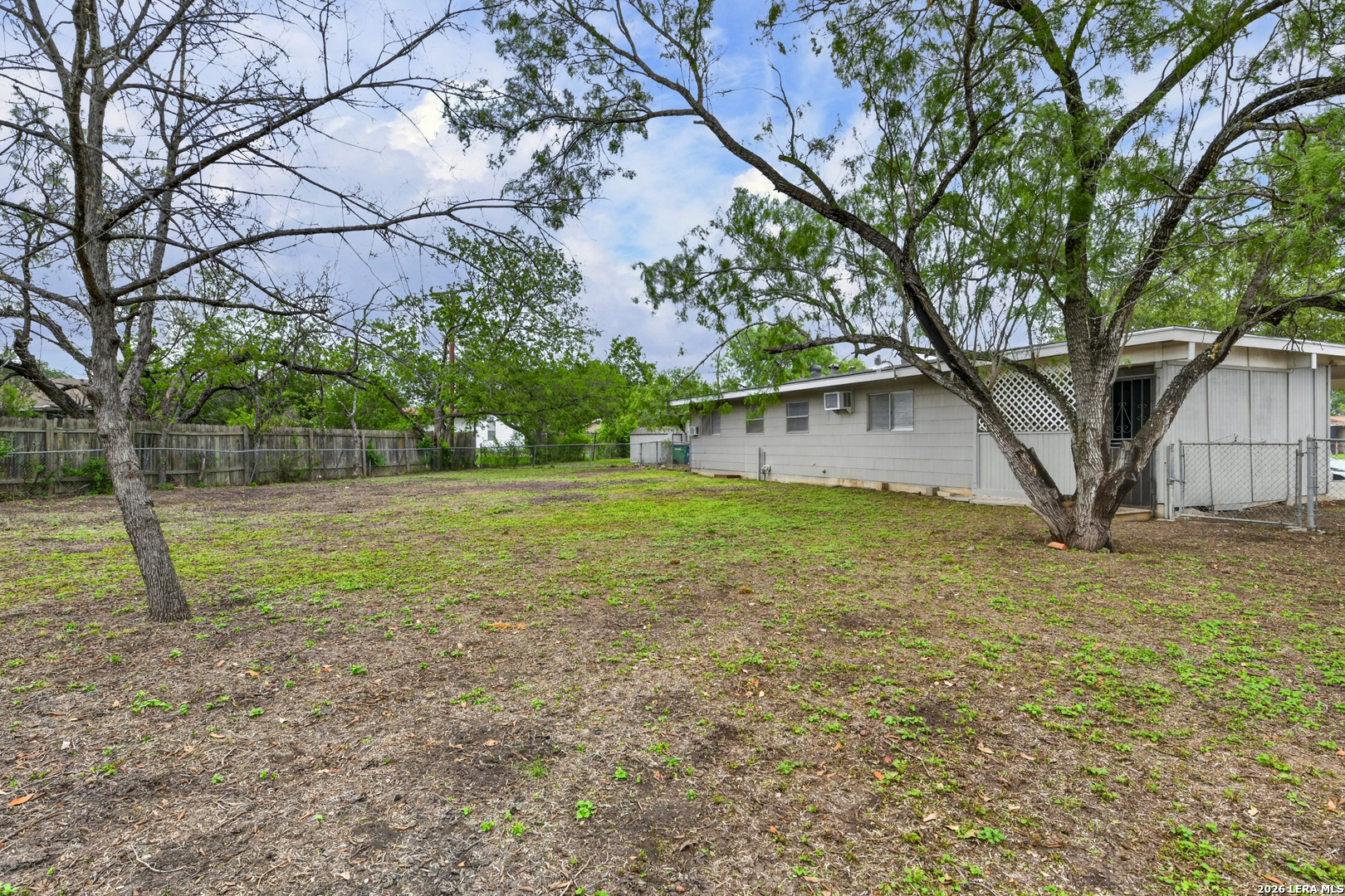 6039 GOLDEN VALLEY DR
