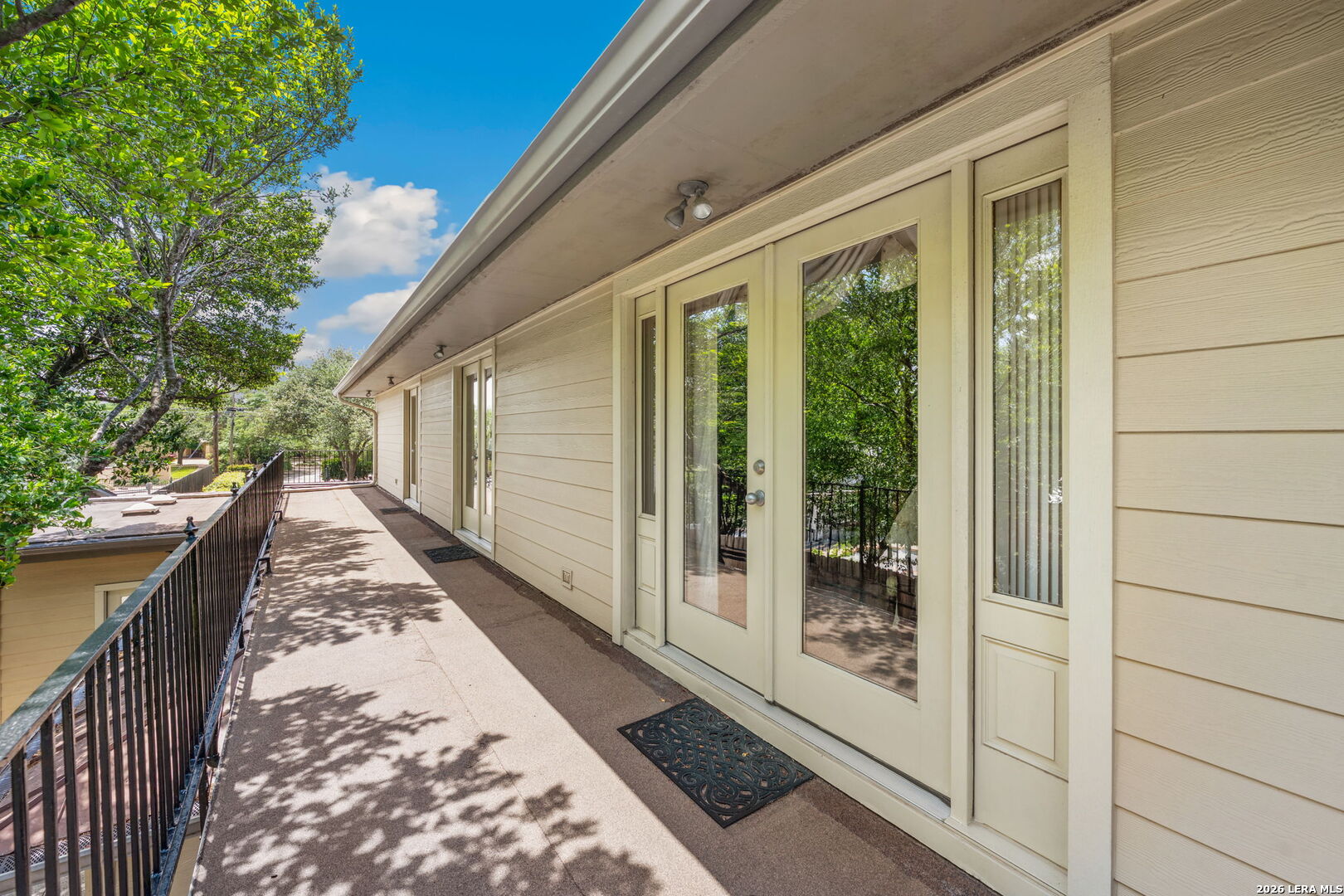 207 E SUNSET RD