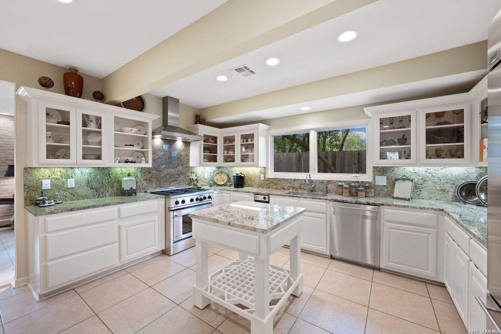 207 E SUNSET RD